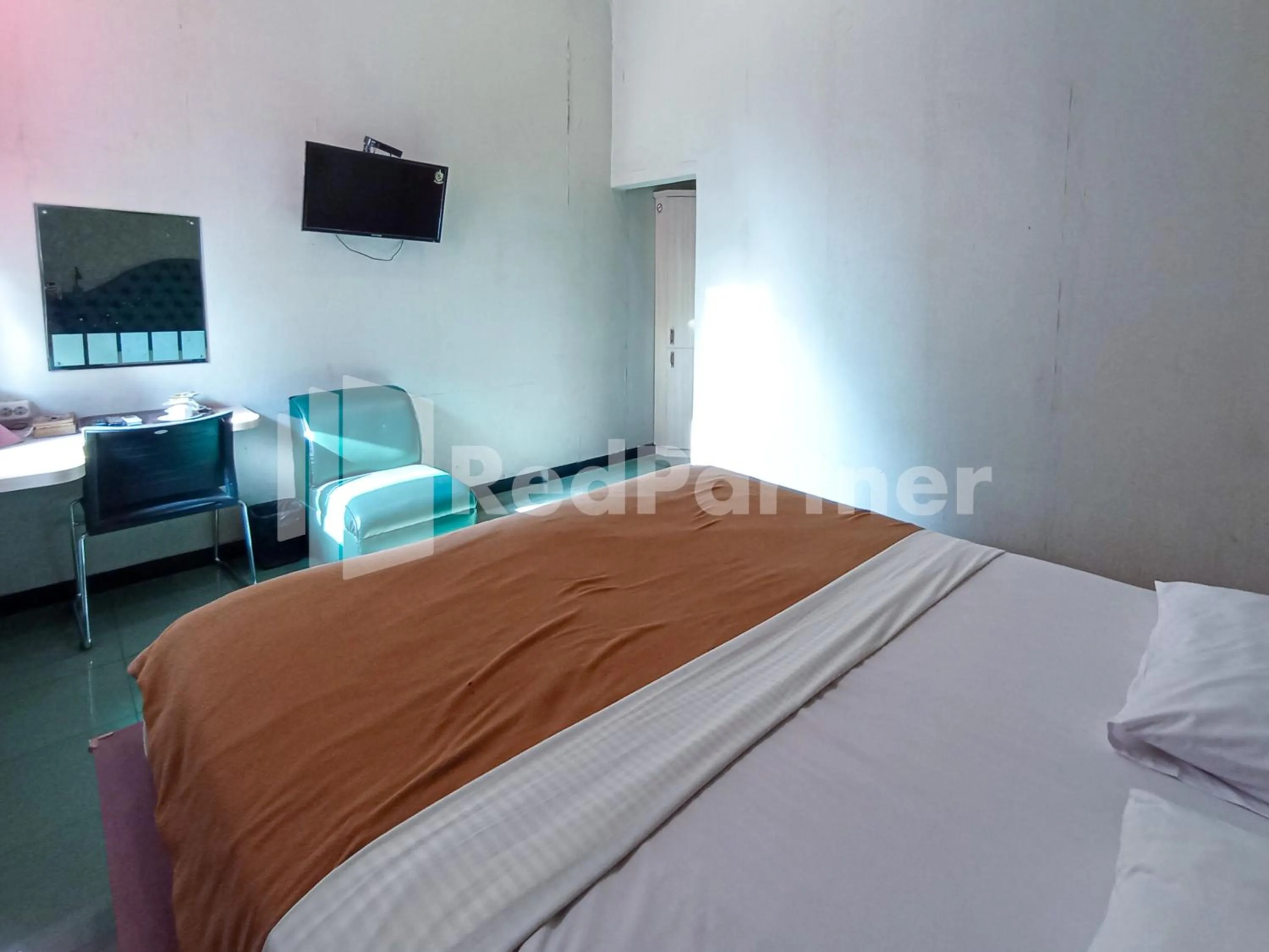 Bedroom, Bed in Nillo Hotel Kebumen Mitra RedDoorz