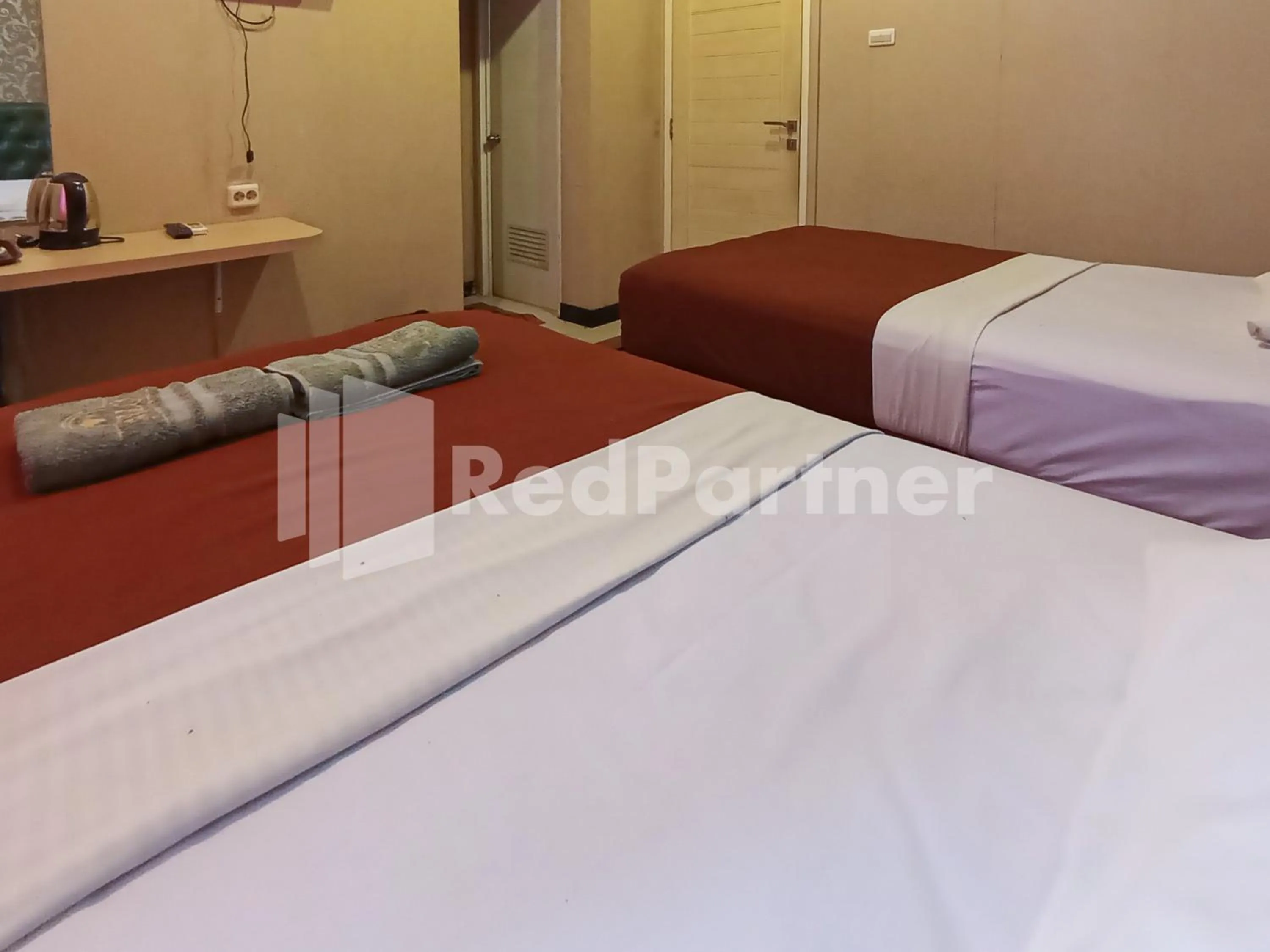 Bedroom, Bed in Nillo Hotel Kebumen Mitra RedDoorz