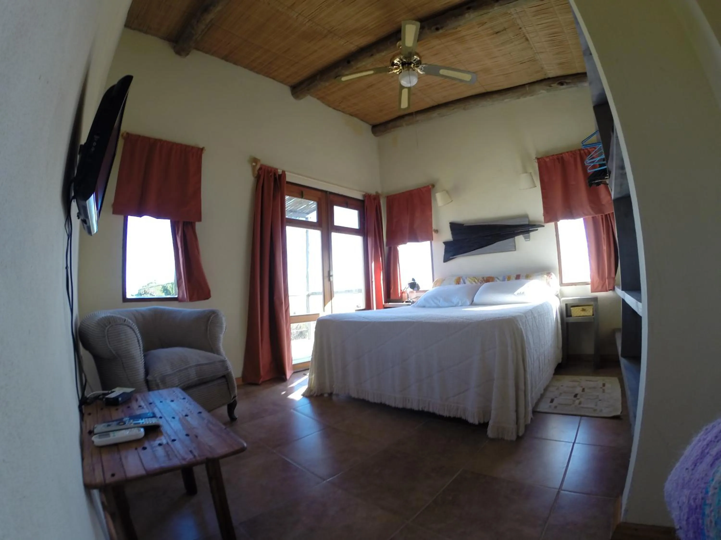 Photo of the whole room, Bed in Hale Lau