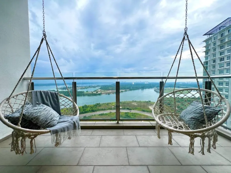 Balcony/Terrace in Bora Residences by Antlerzone