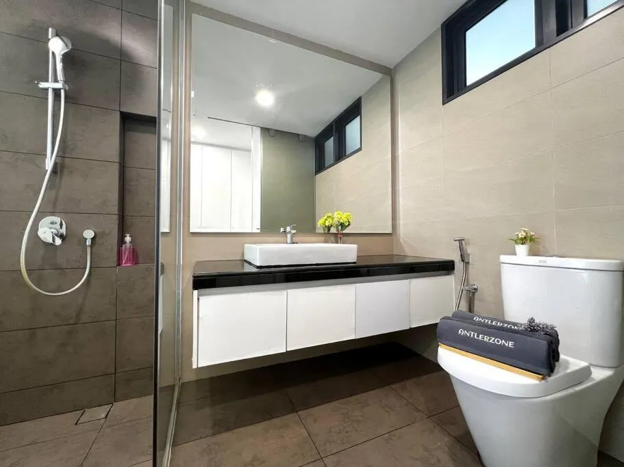 Bathroom in Bora Residences by Antlerzone