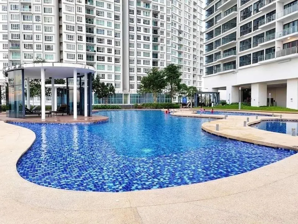 Swimming pool in Bora Residences by Antlerzone