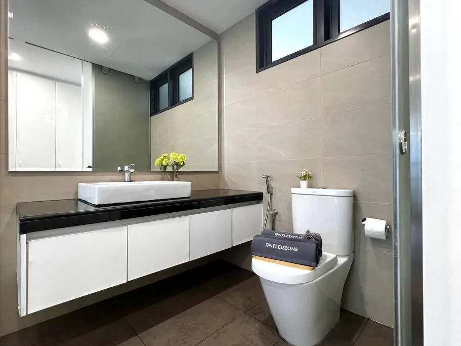 Bathroom in Bora Residences by Antlerzone