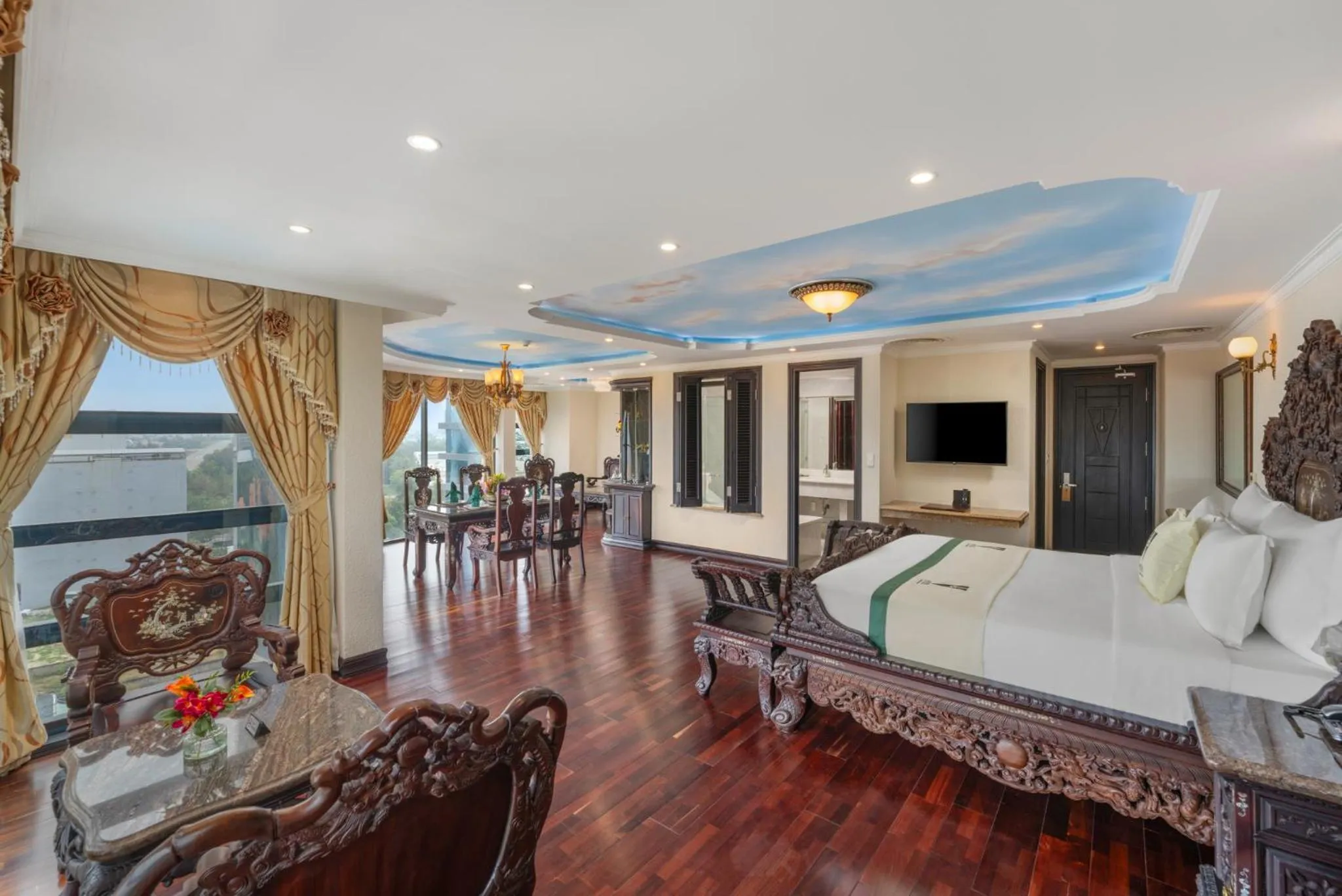 Bed in V-Hotel Da Nang Beach