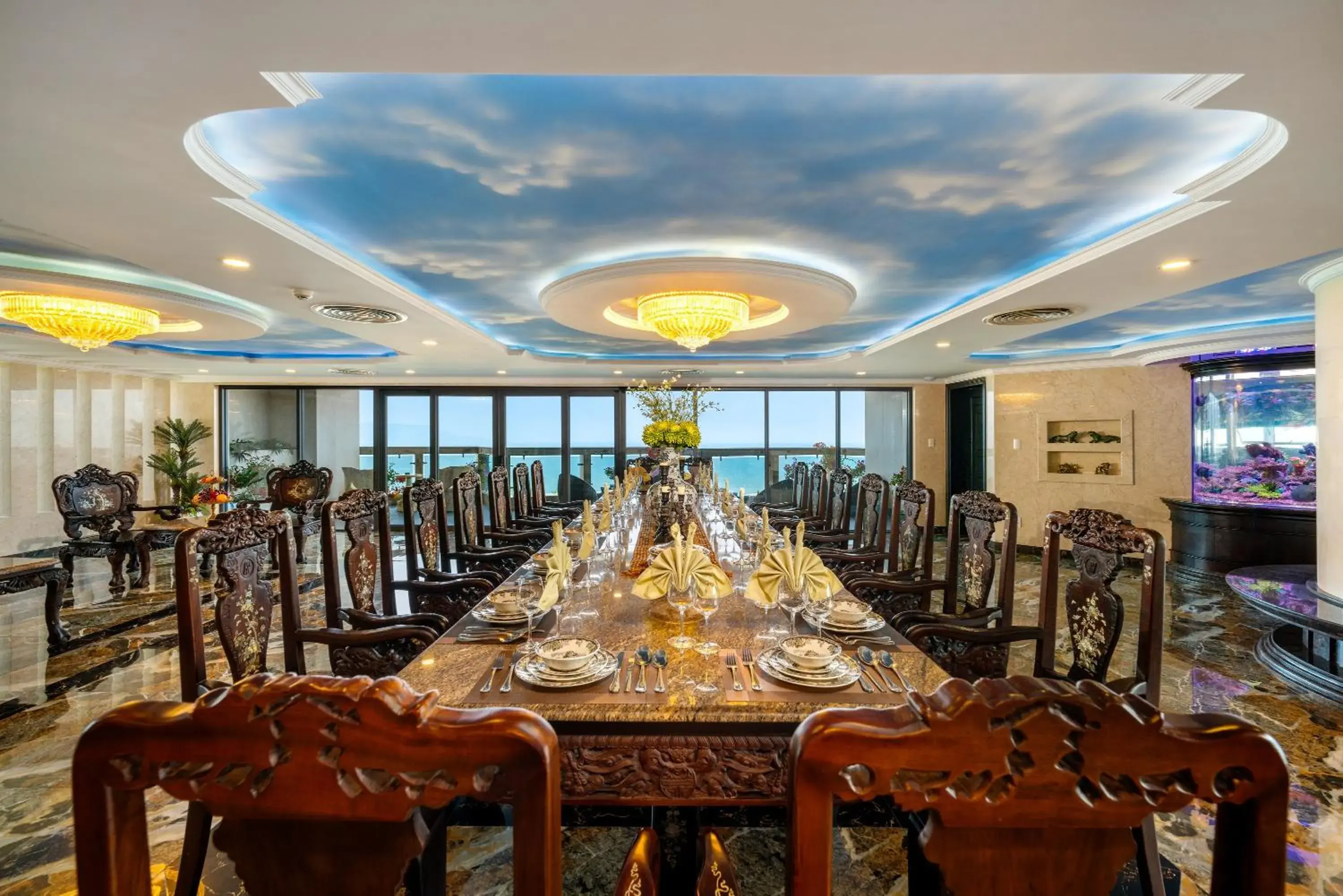 Restaurant/places to eat in V-Hotel Da Nang Beach Restaurant/places to eat in V-Hotel Da Nang Beach