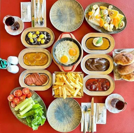 Food and drinks in PUGARi HOTEL