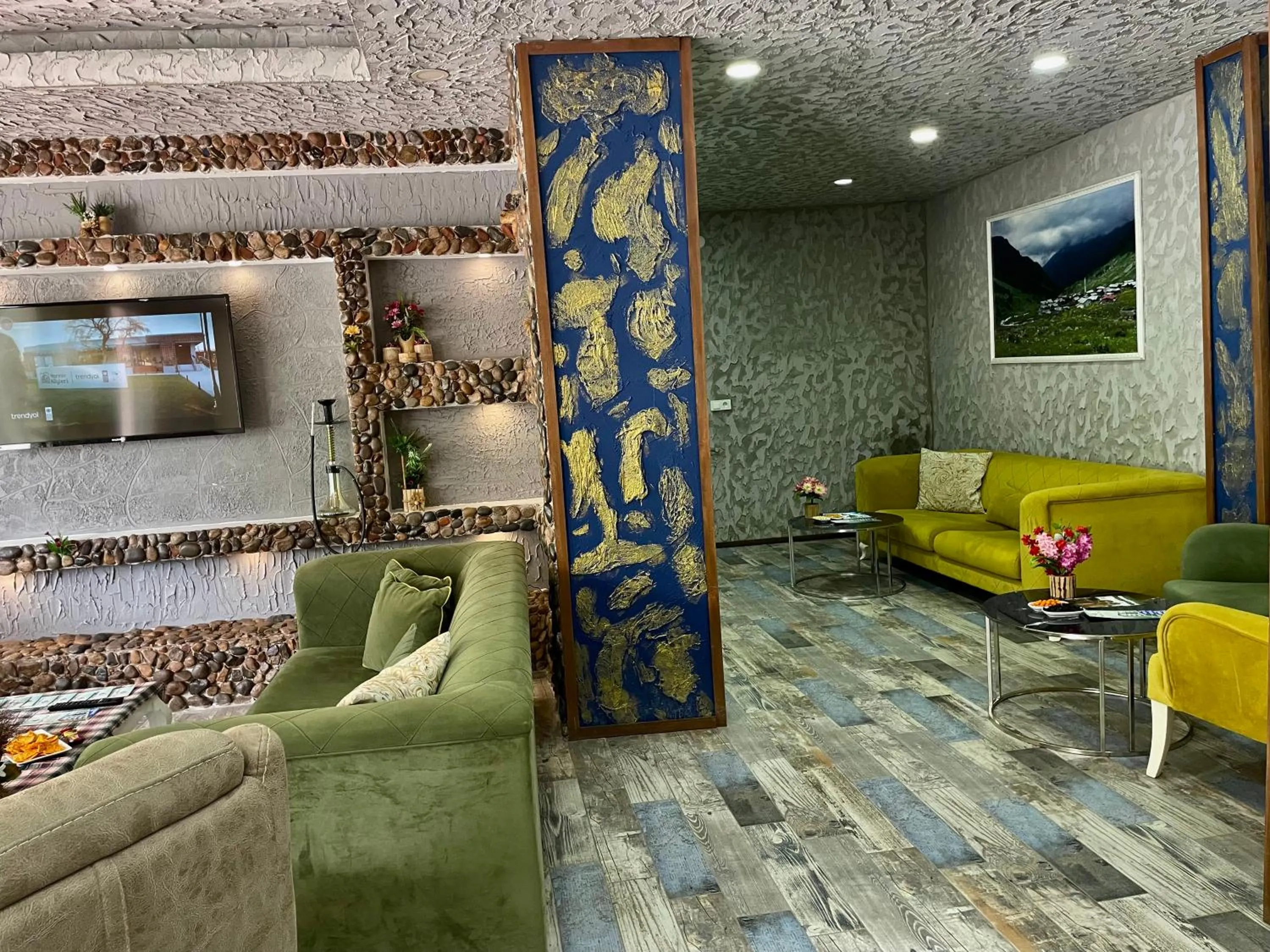 TV and multimedia in PUGARi HOTEL