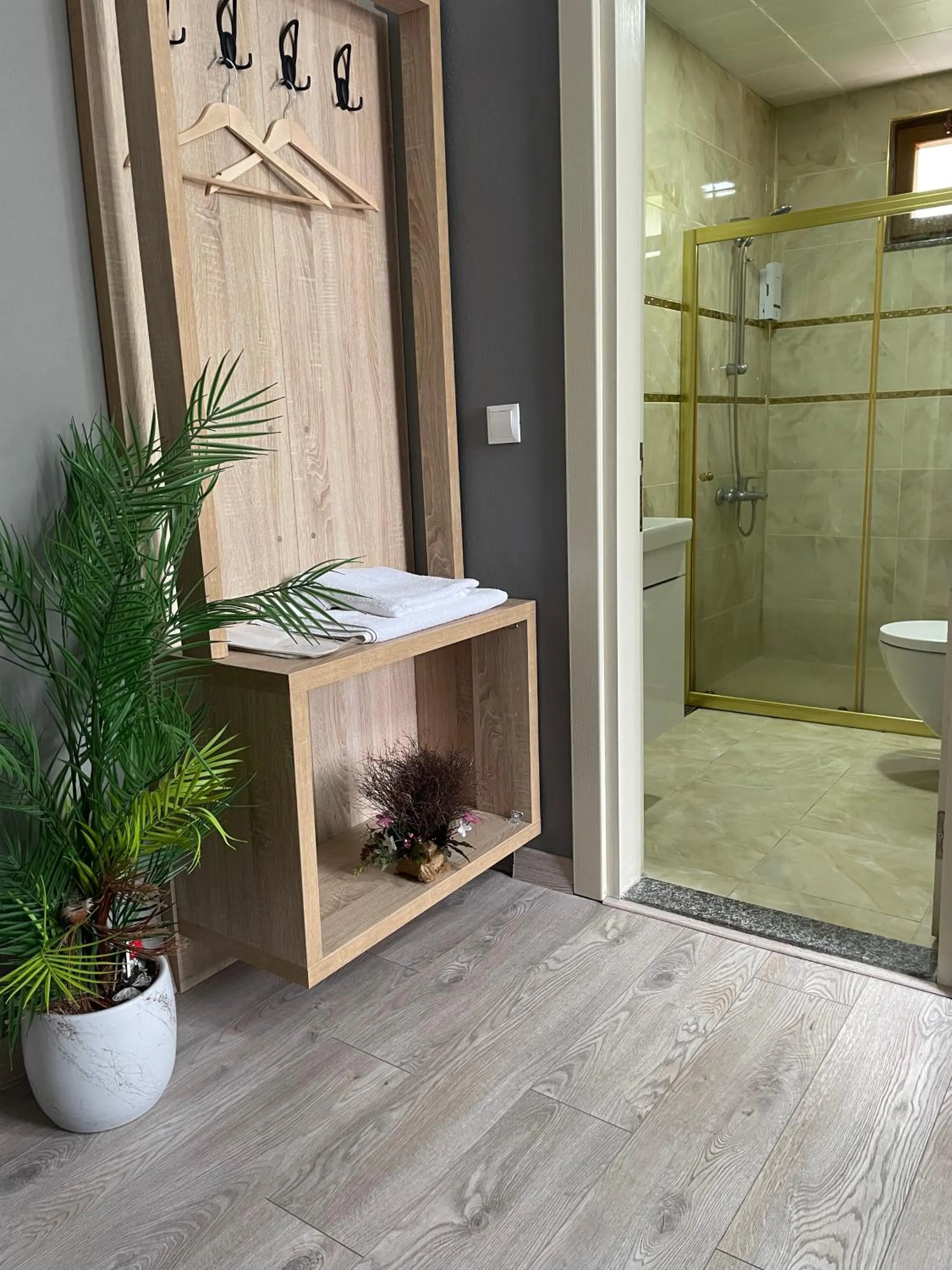 Shower in PUGARi HOTEL