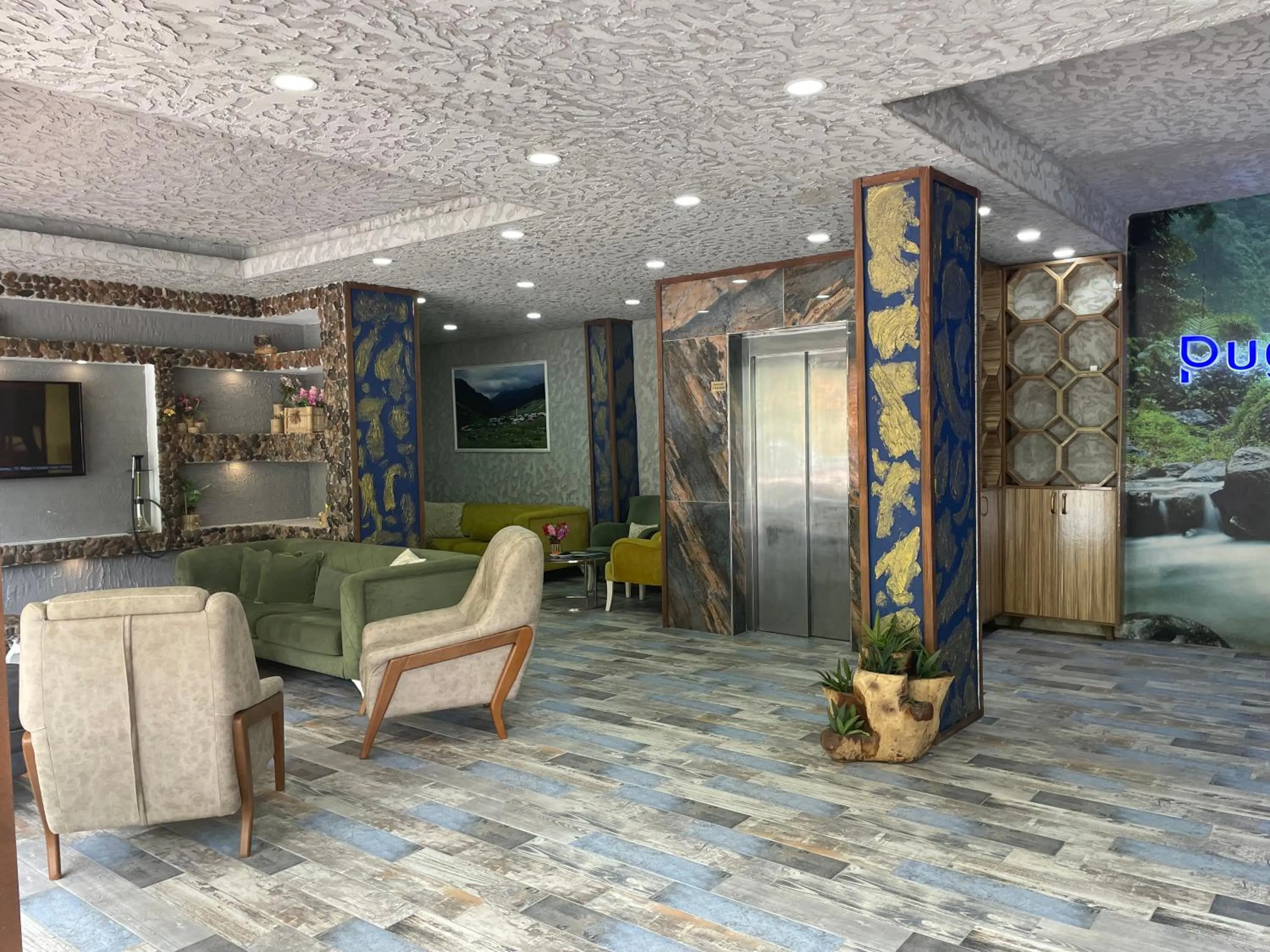 TV and multimedia in PUGARi HOTEL