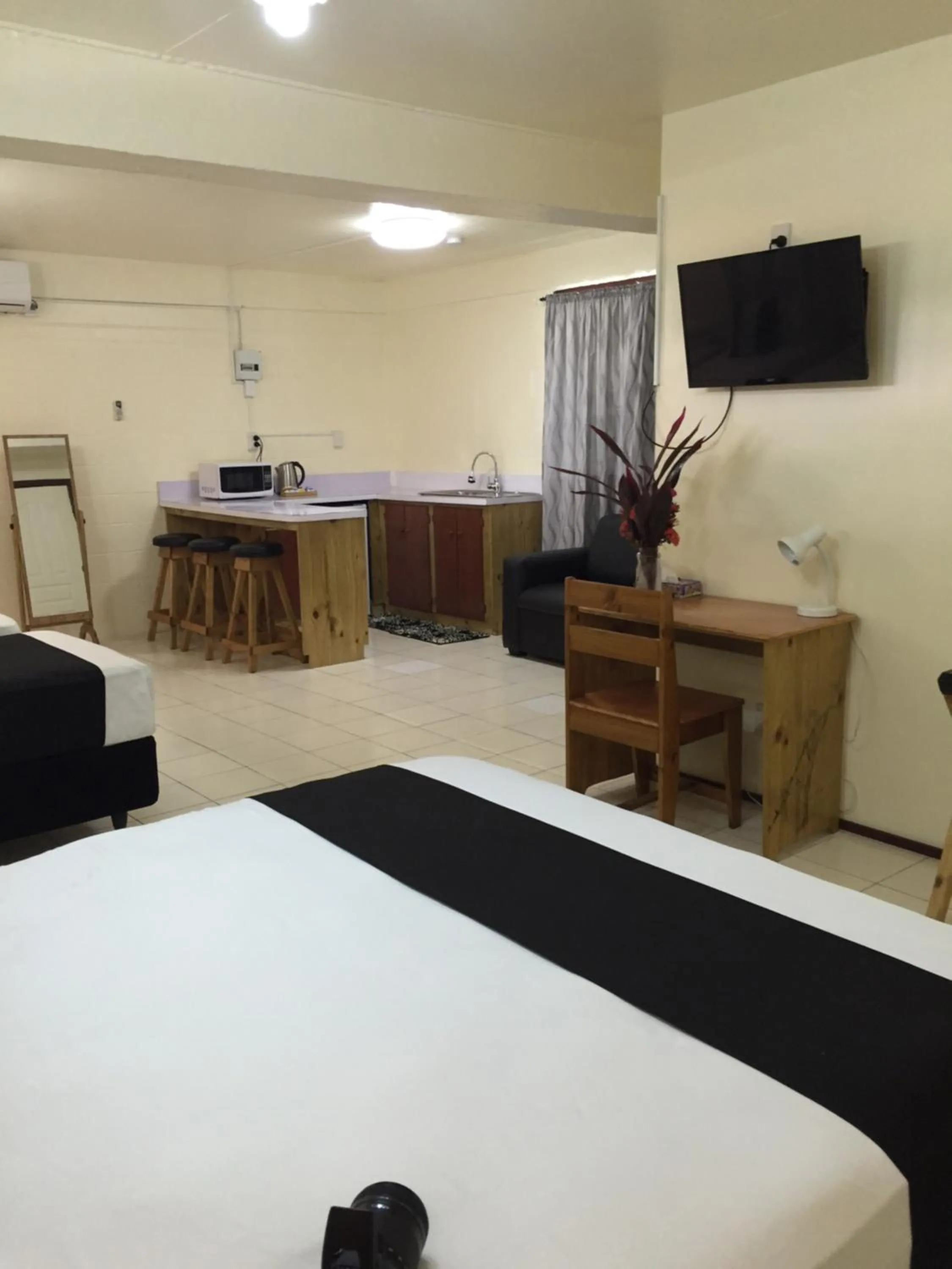 TV and multimedia, Bed in Moatoga Hotel