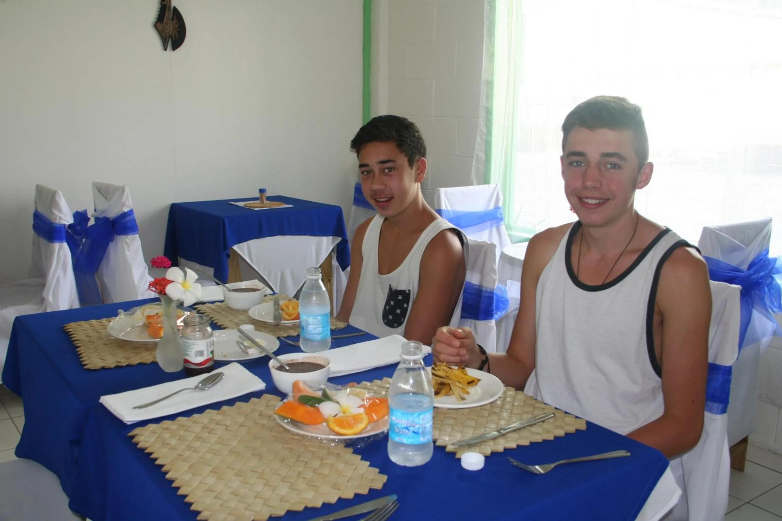 Restaurant/places to eat in Moatoga Hotel