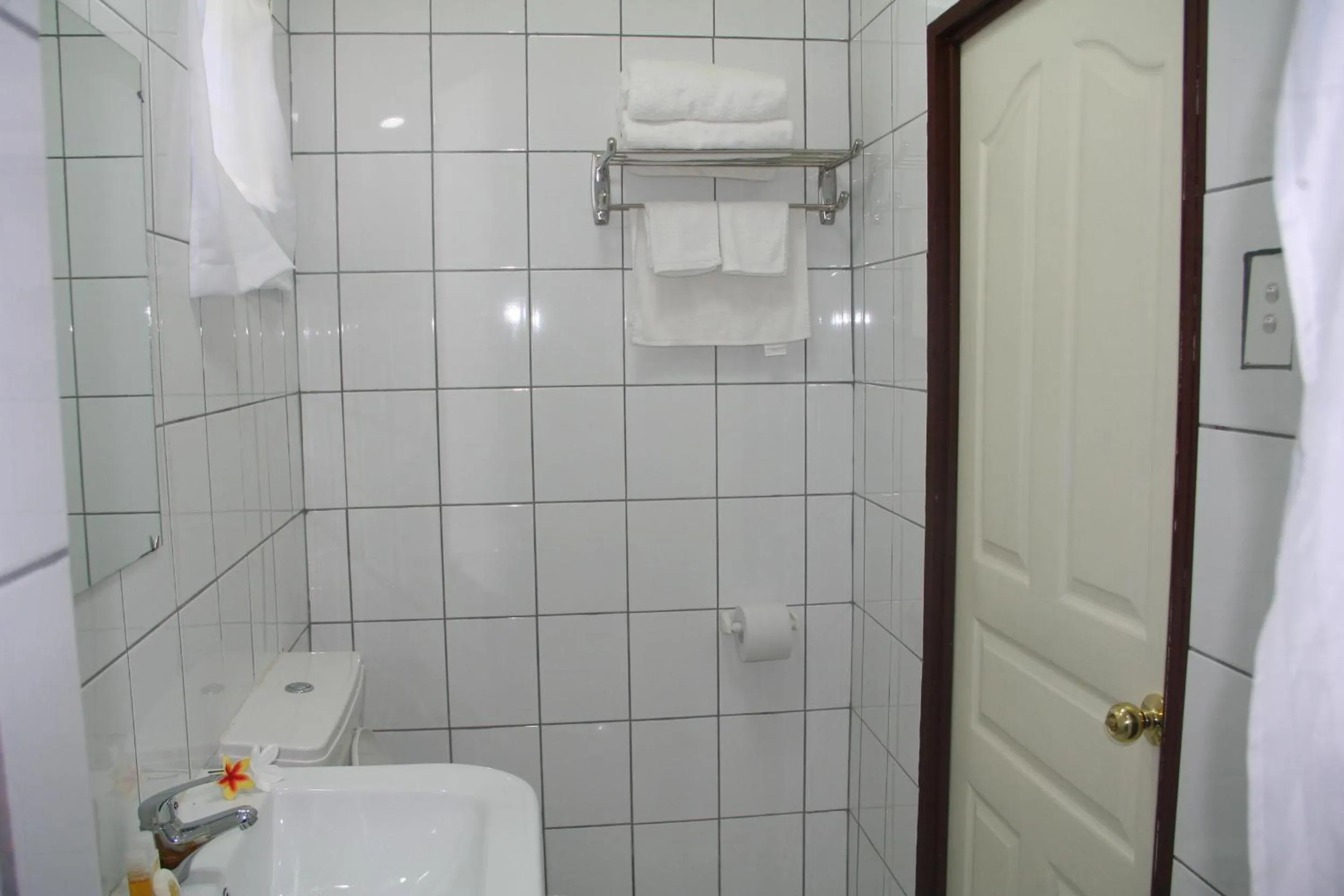 Bathroom in Moatoga Hotel