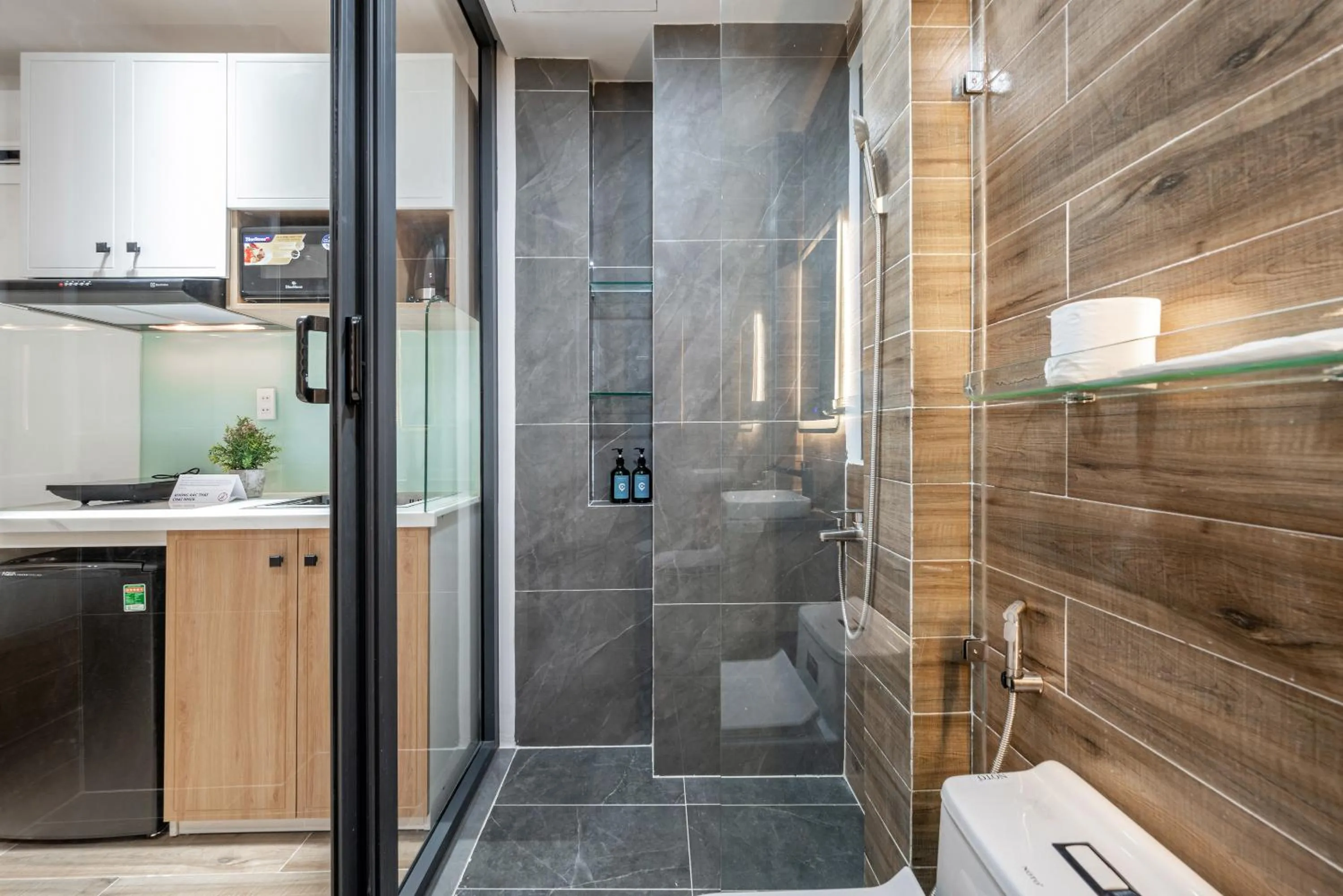 Shower in Cozrum Home - Daisy House