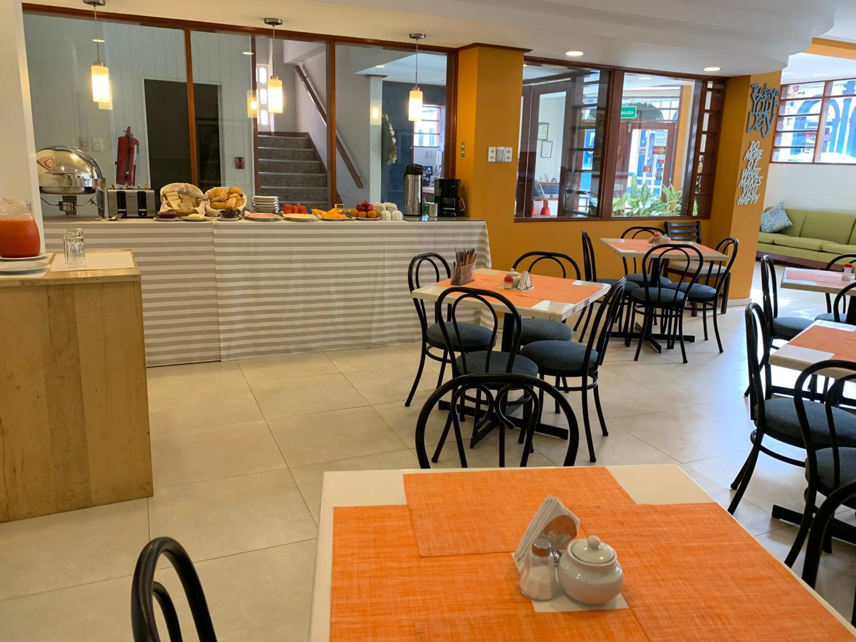 Restaurant/places to eat in Hotel Acosta