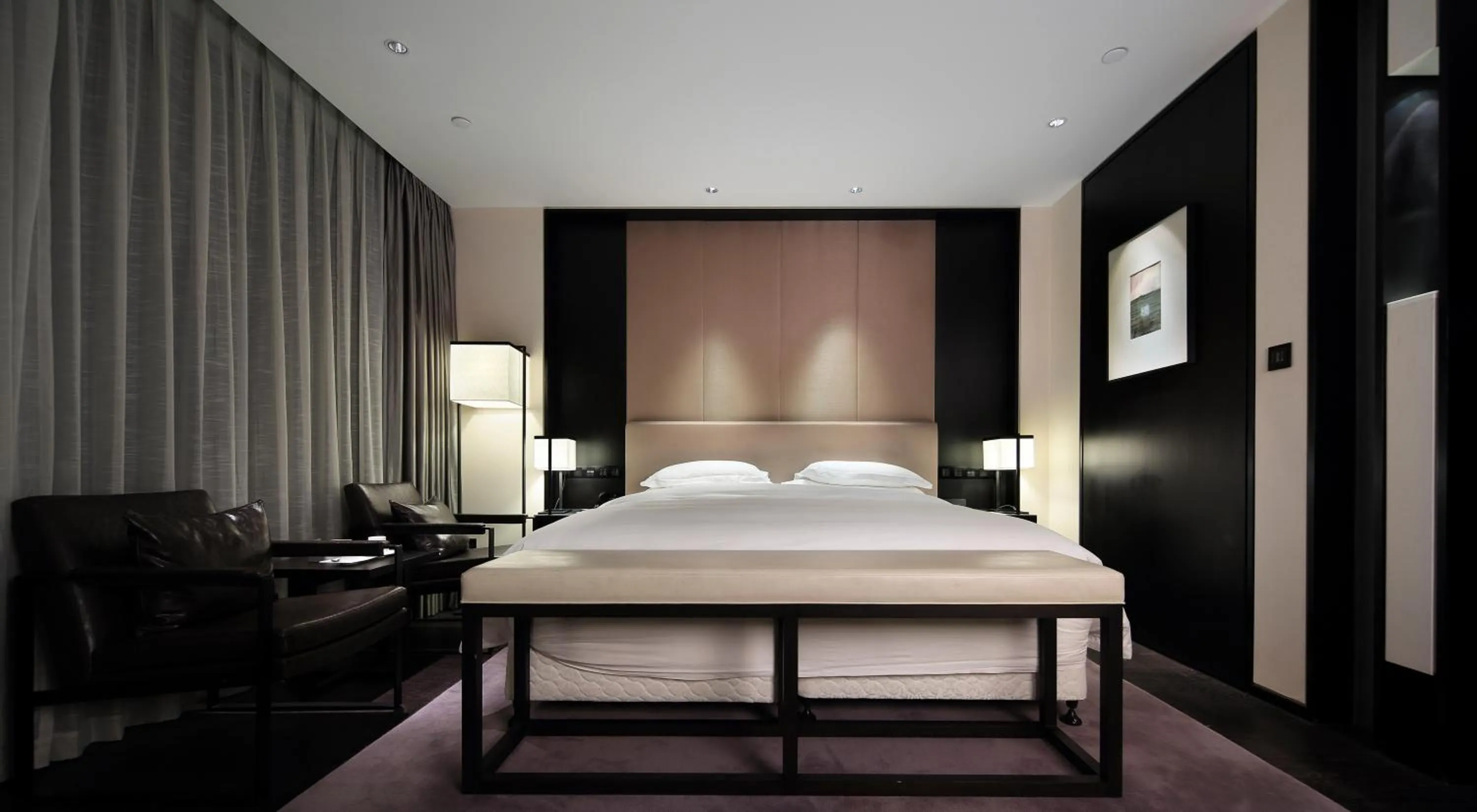 Bed in Wuhan Ziyuan Hotel