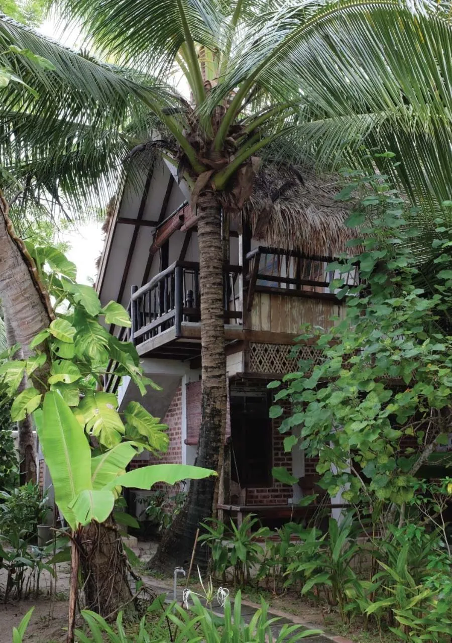 Panji Panji Tropical Wooden Home