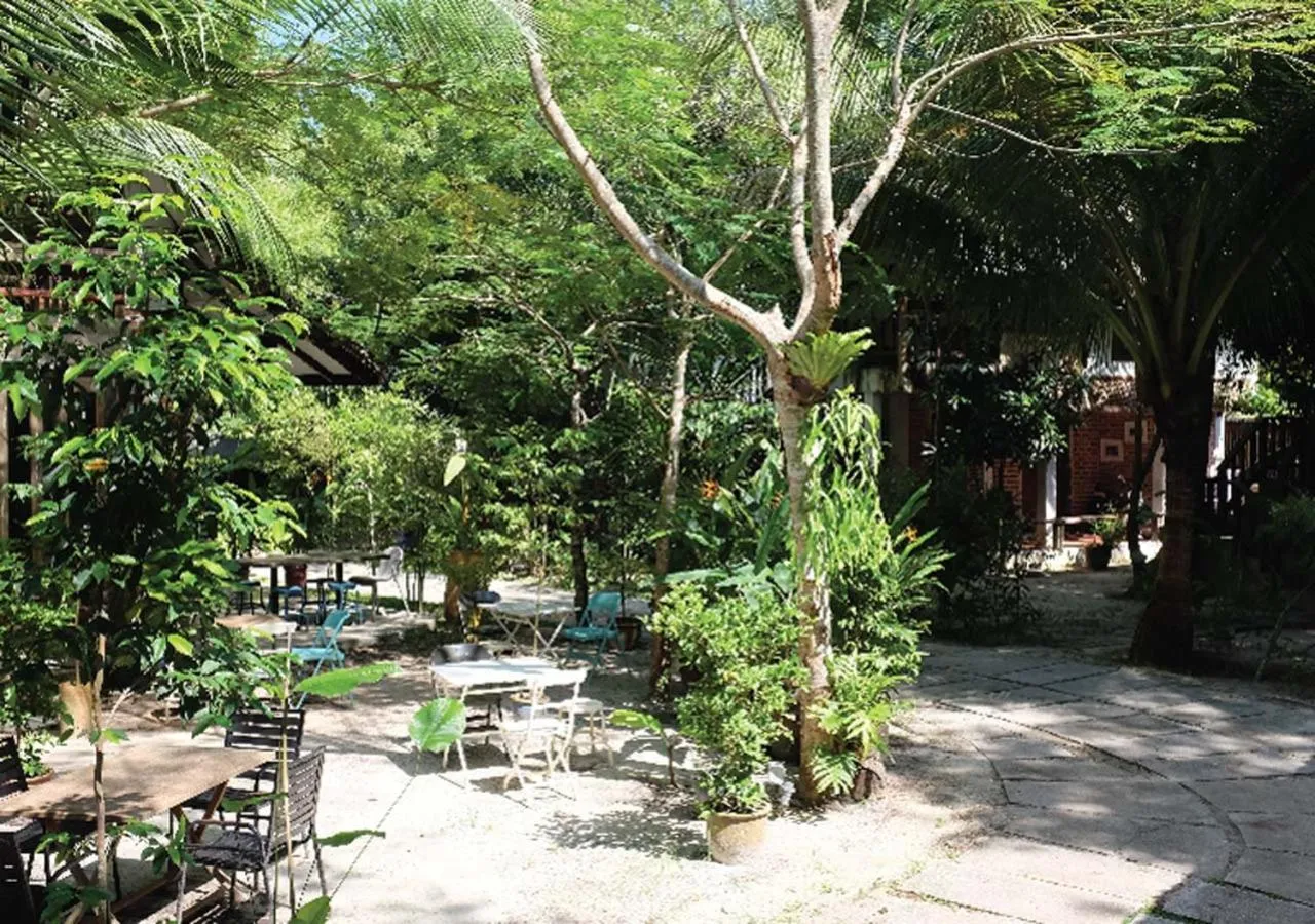 Restaurant/places to eat in Panji Panji Tropical Wooden Home