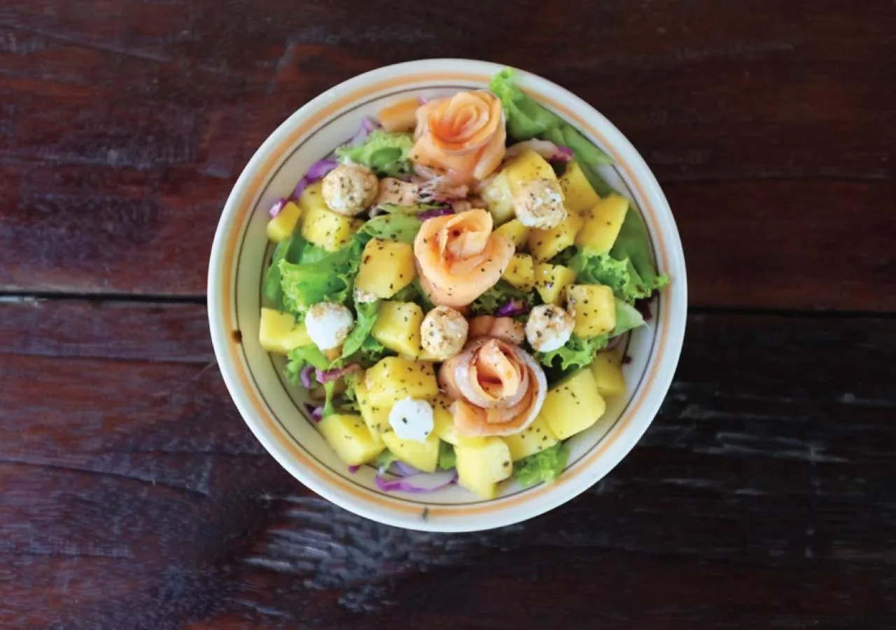 Lunch in Panji Panji Tropical Wooden Home