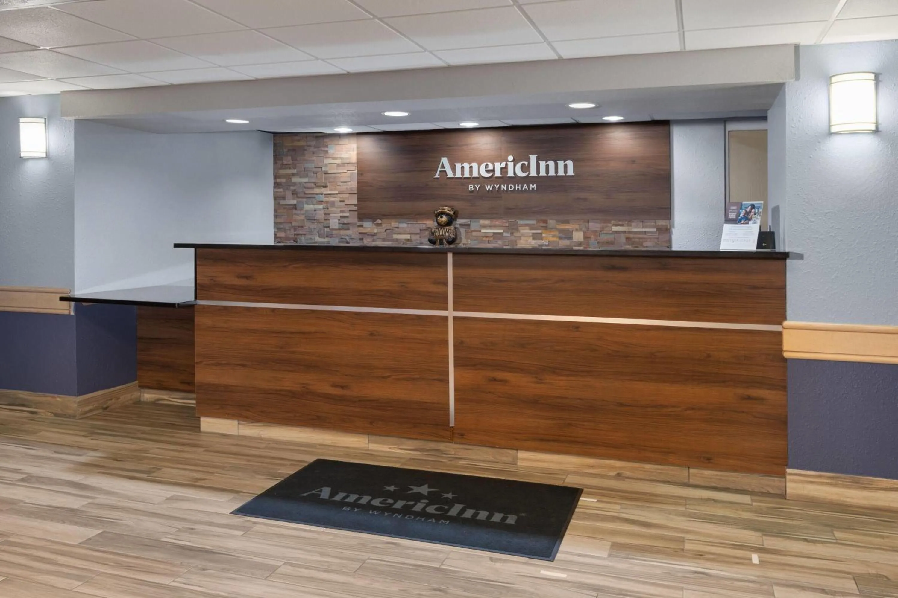 Lobby or reception in AmericInn by Wyndham Douglas/Saugatuck