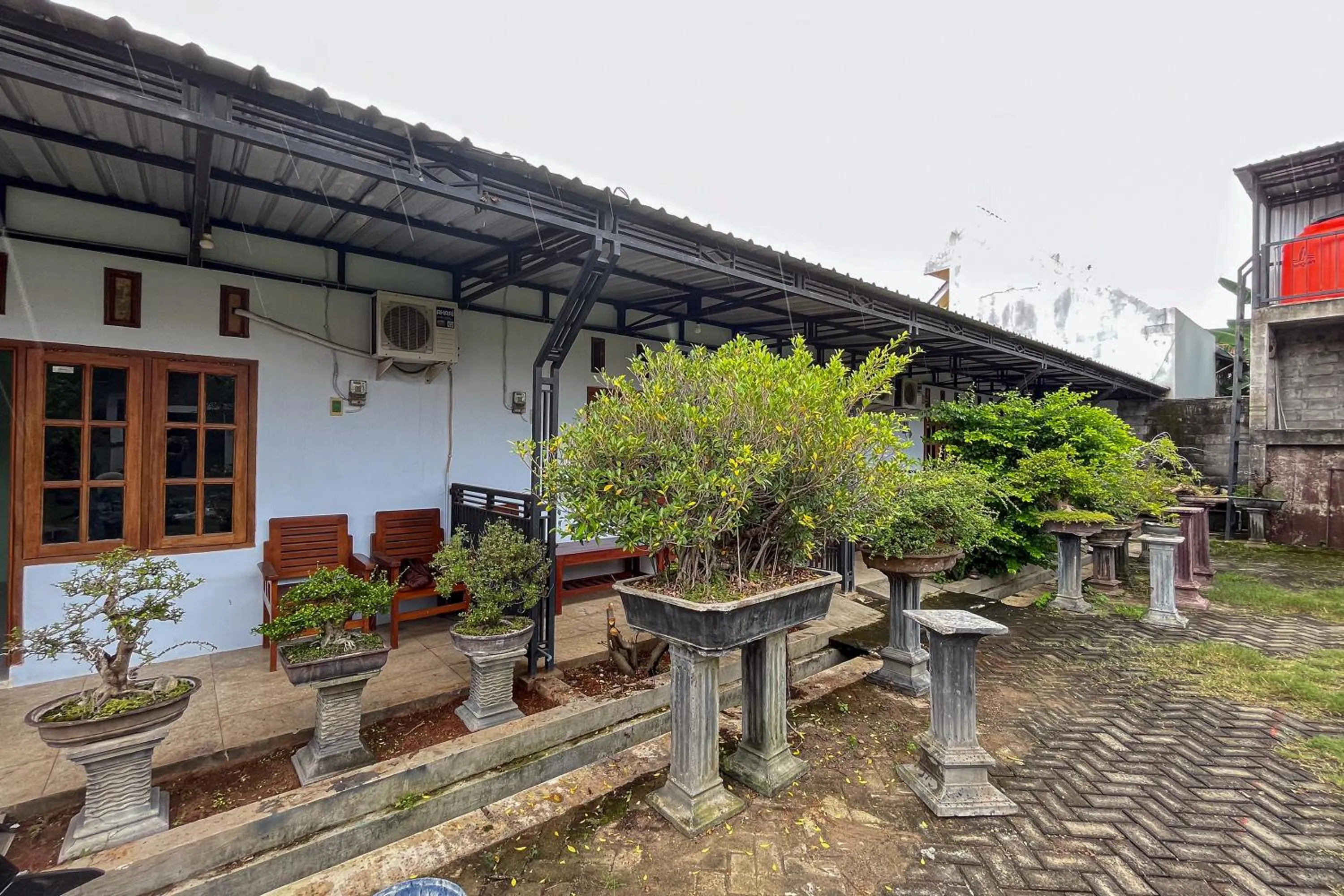 Property building in RedDoorz Syariah near RS Bhayangkara Nganjuk