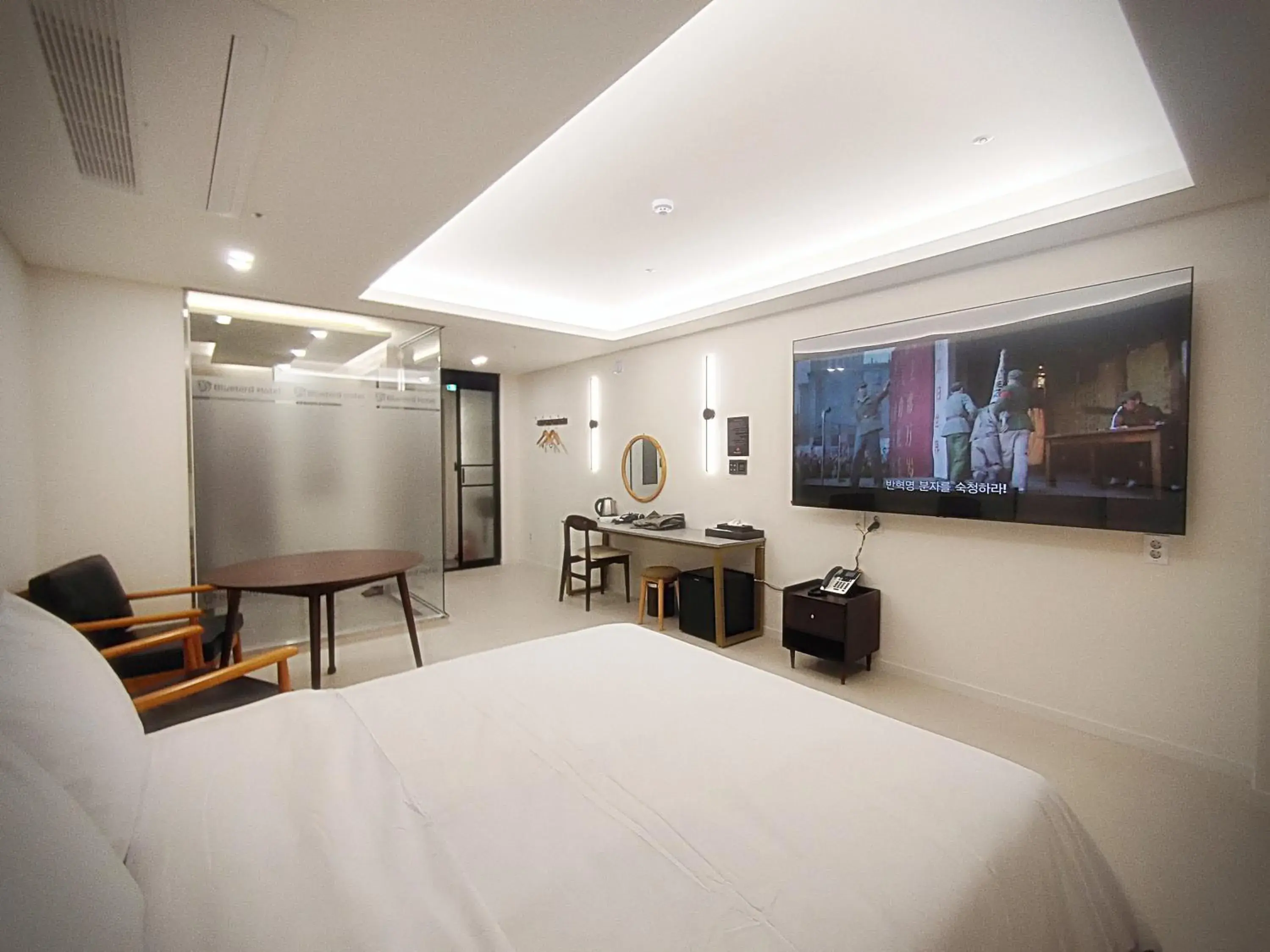 Bedroom, Bed in Bluebird Hotel Bedroom, Bed in Bluebird Hotel