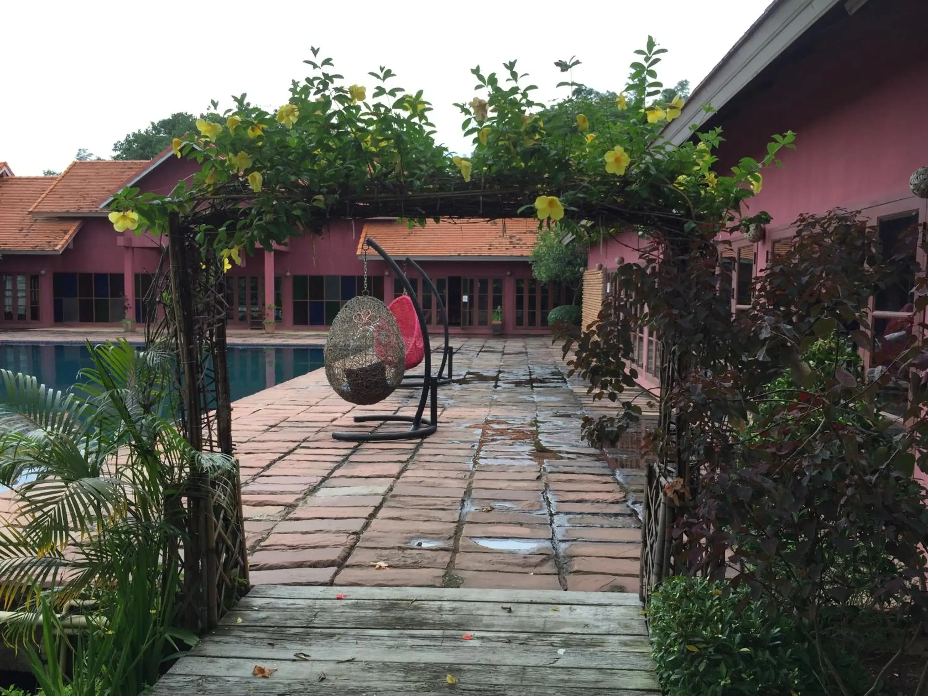 Swimming pool in Chiangmai Royal Creek Hotel Swimming pool in Chiangmai Royal Creek Hotel