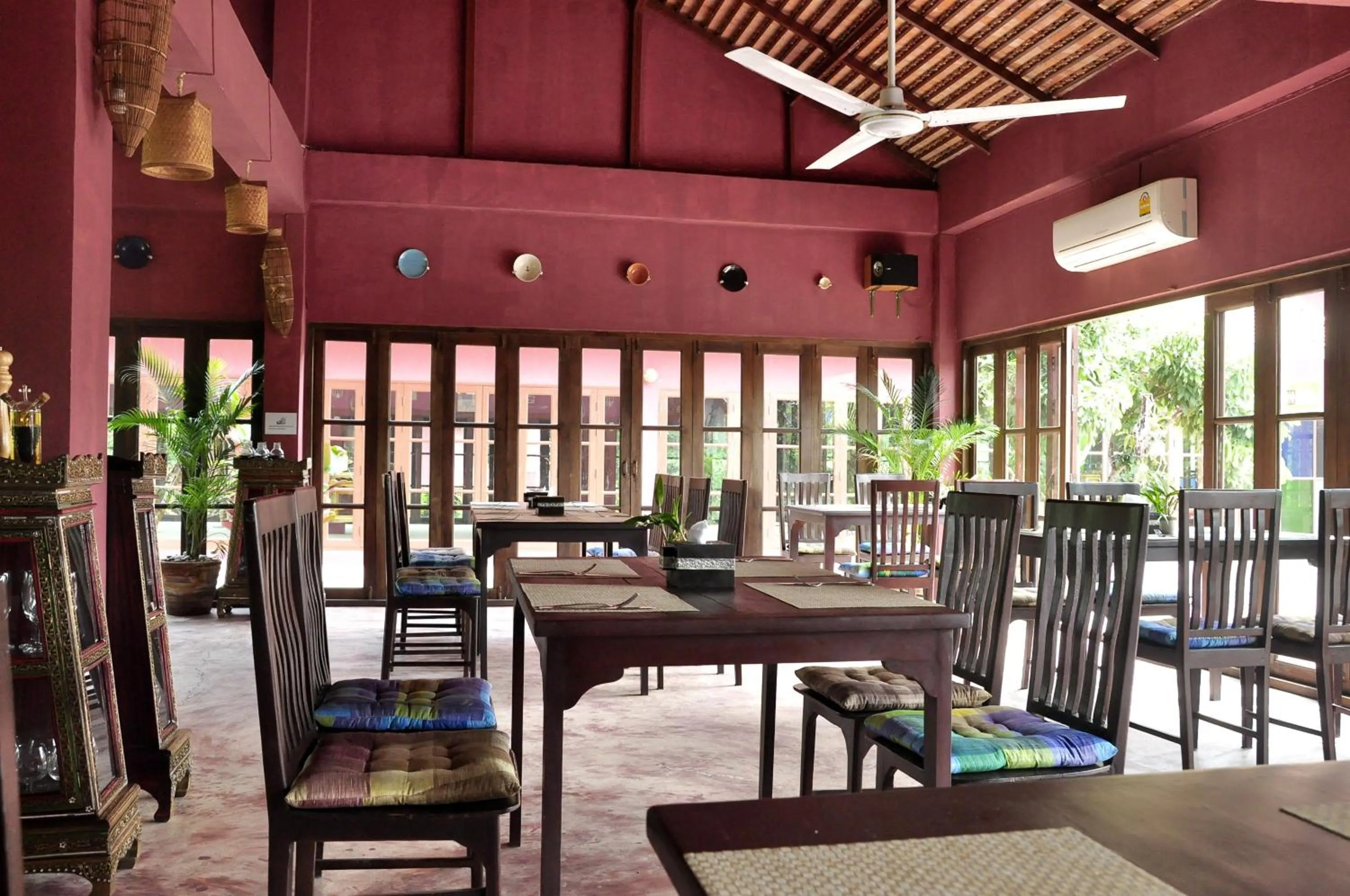 Restaurant/places to eat in Chiangmai Royal Creek Hotel