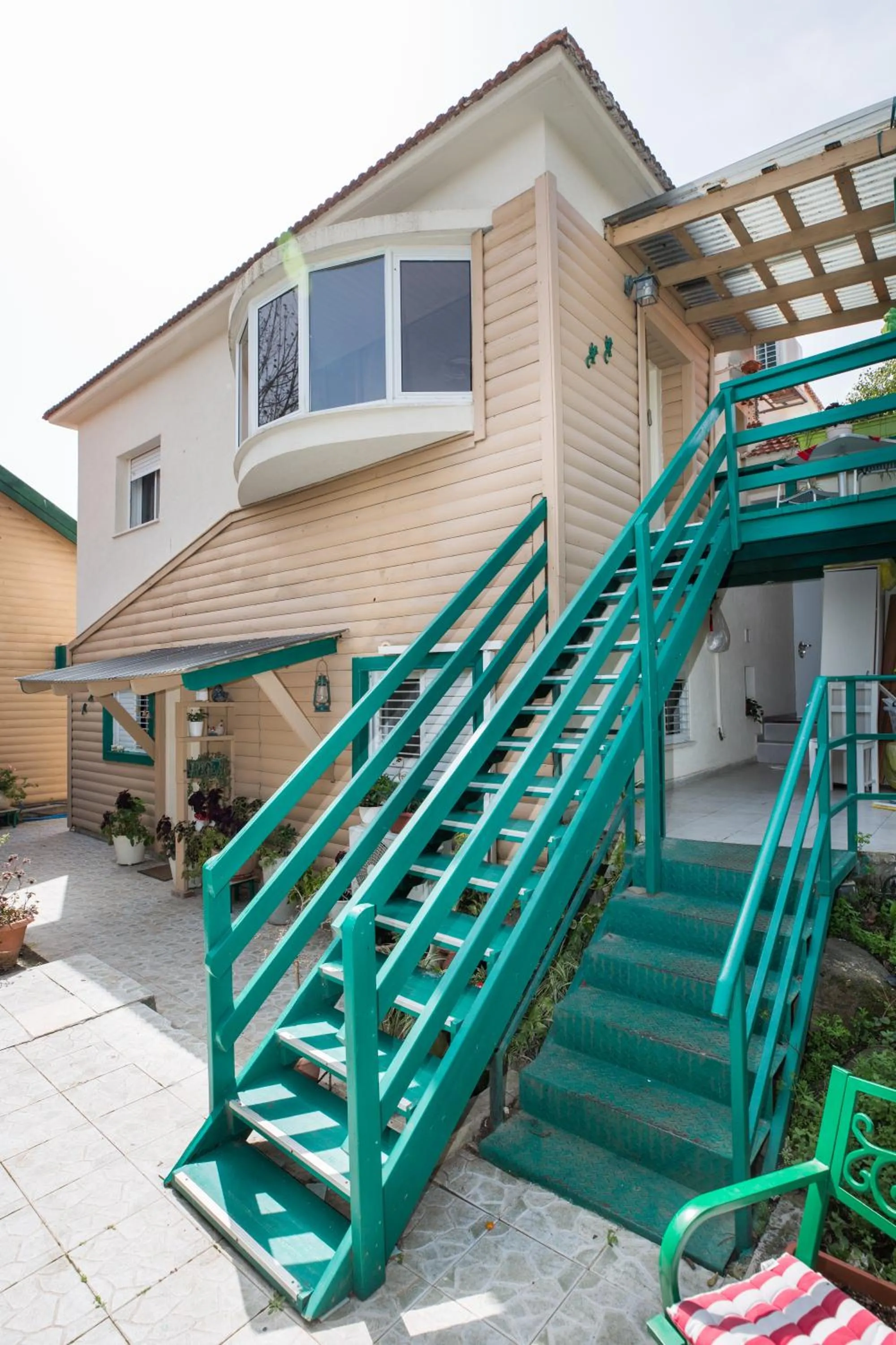 Leyad Hashmura Lodging