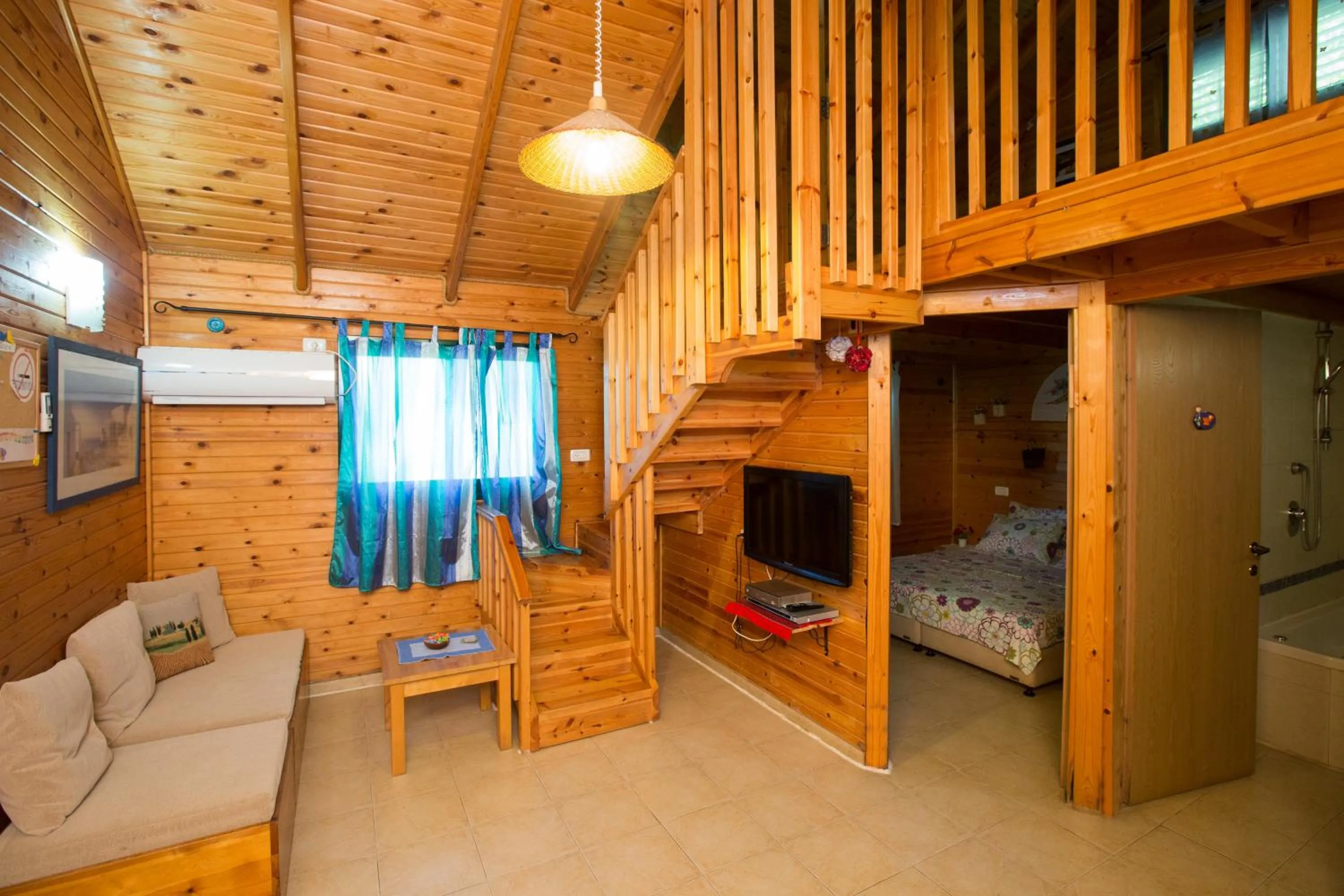 Photo of the whole room in Leyad Hashmura Lodging