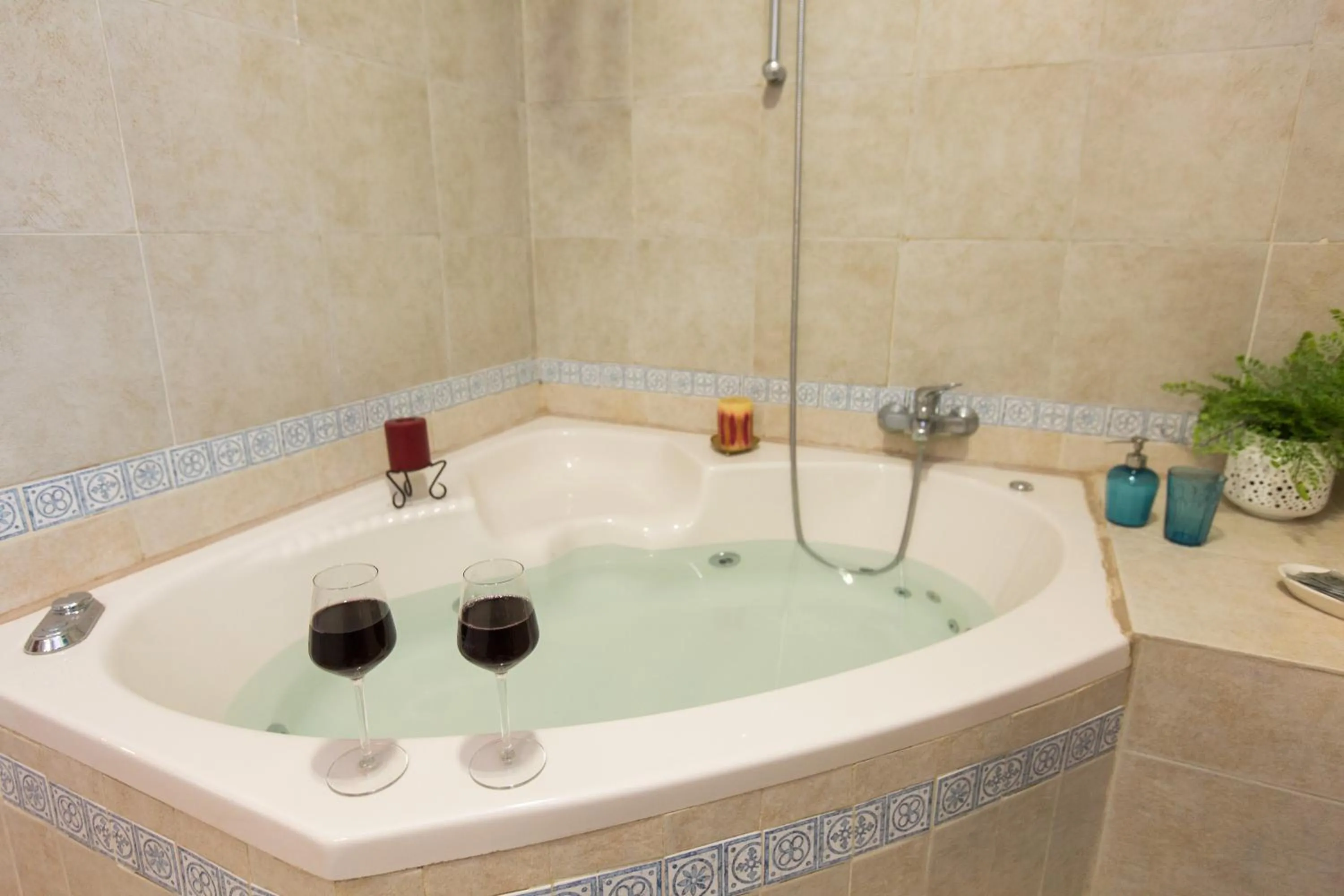 Hot Tub in Leyad Hashmura Lodging