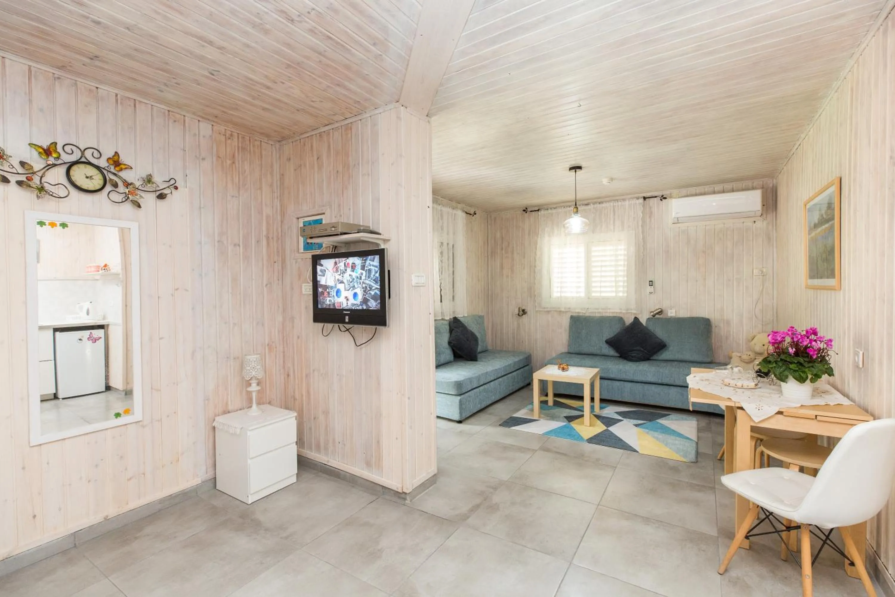 Leyad Hashmura Lodging