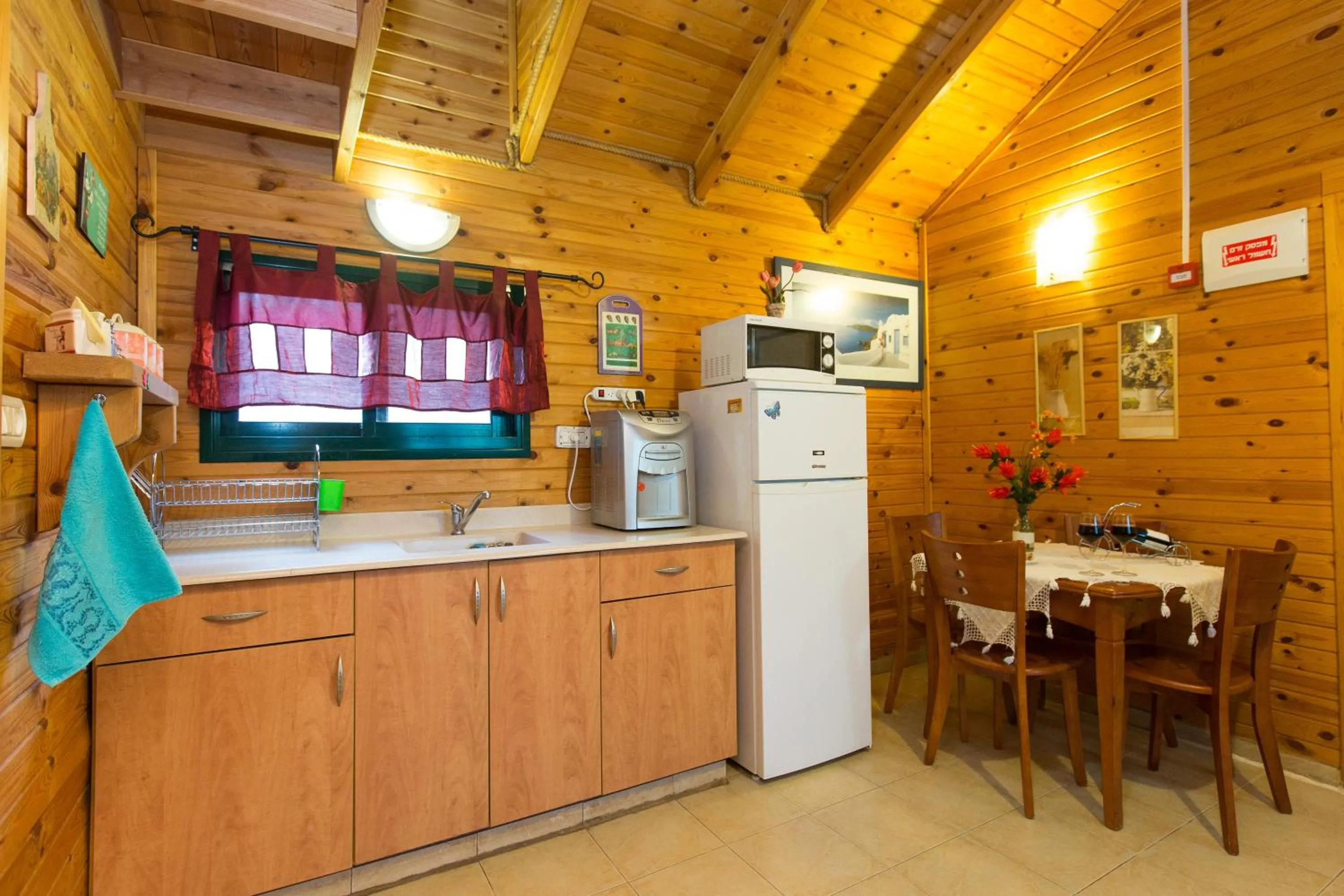 Kitchen or kitchenette in Leyad Hashmura Lodging