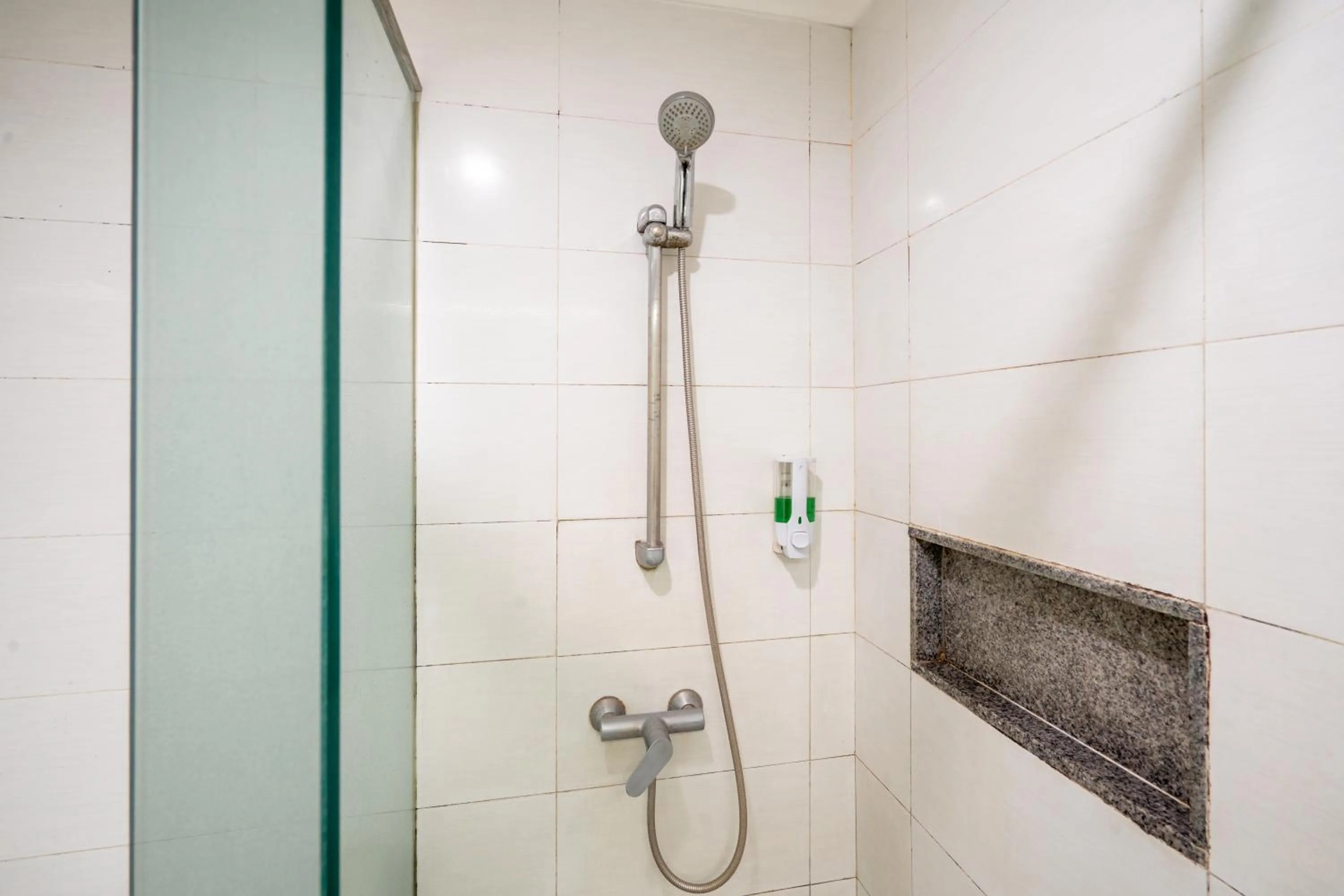 Shower in Rehat at Ottenville Boutique Hotel