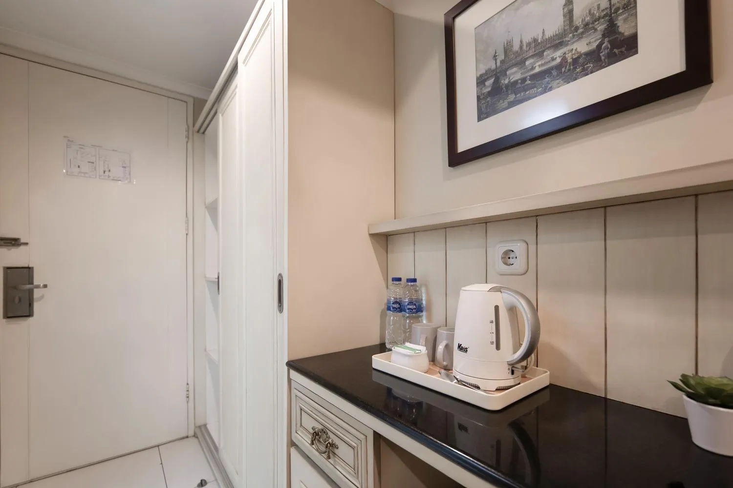 Coffee/tea facilities in Cove Ottenville Boutique Hotel