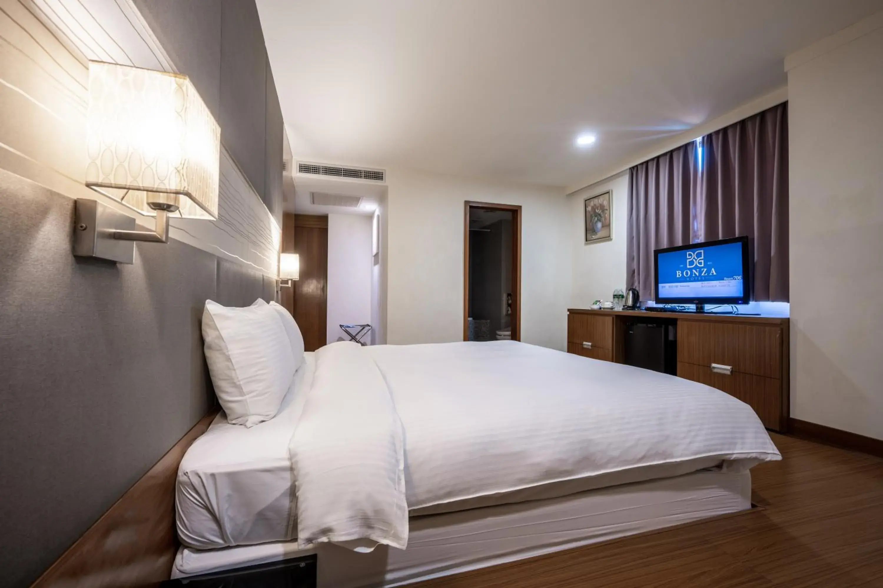 Bed in Hotel Bonza Bed in Hotel Bonza