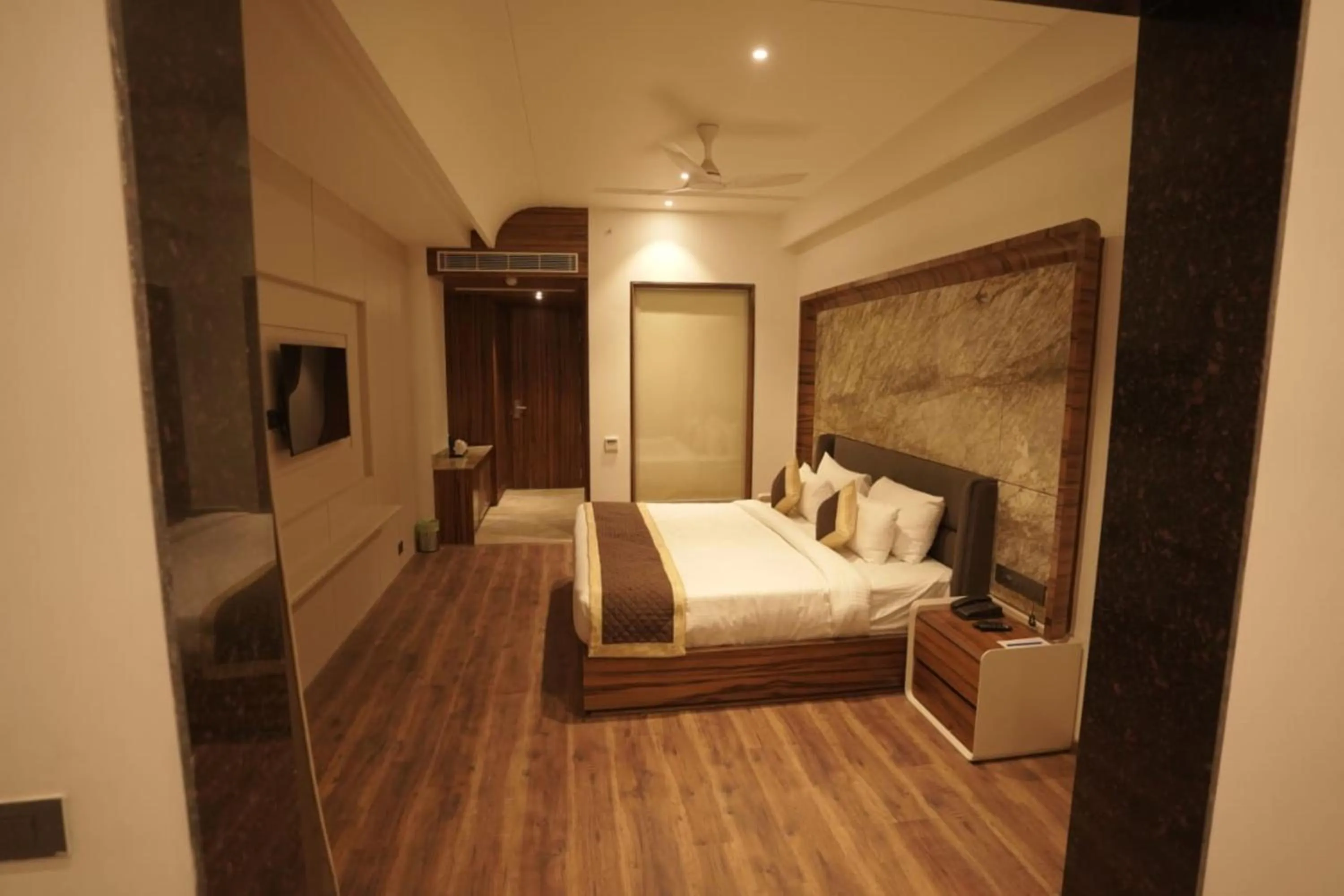 Bed in Classic Sapphire Ananta Bundi