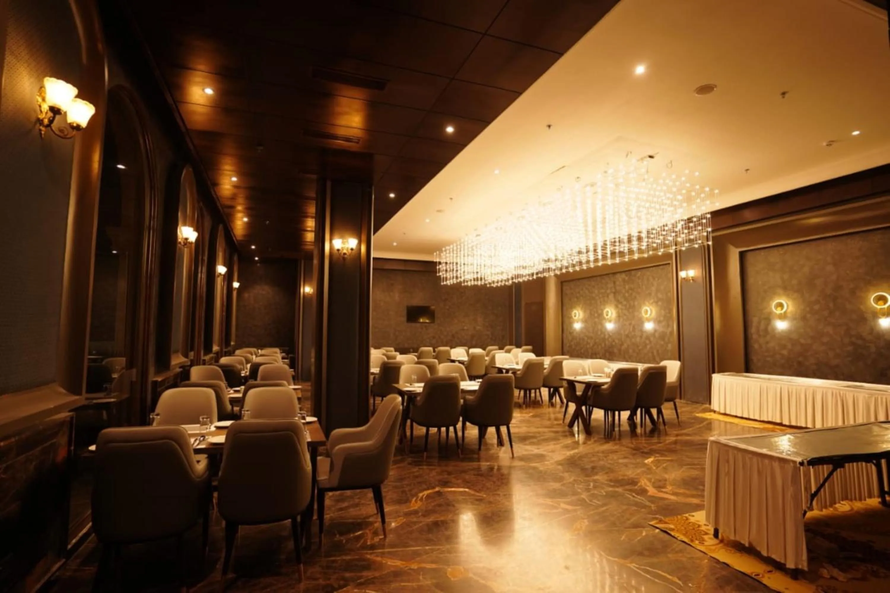 Restaurant/places to eat in Classic Sapphire Ananta Bundi