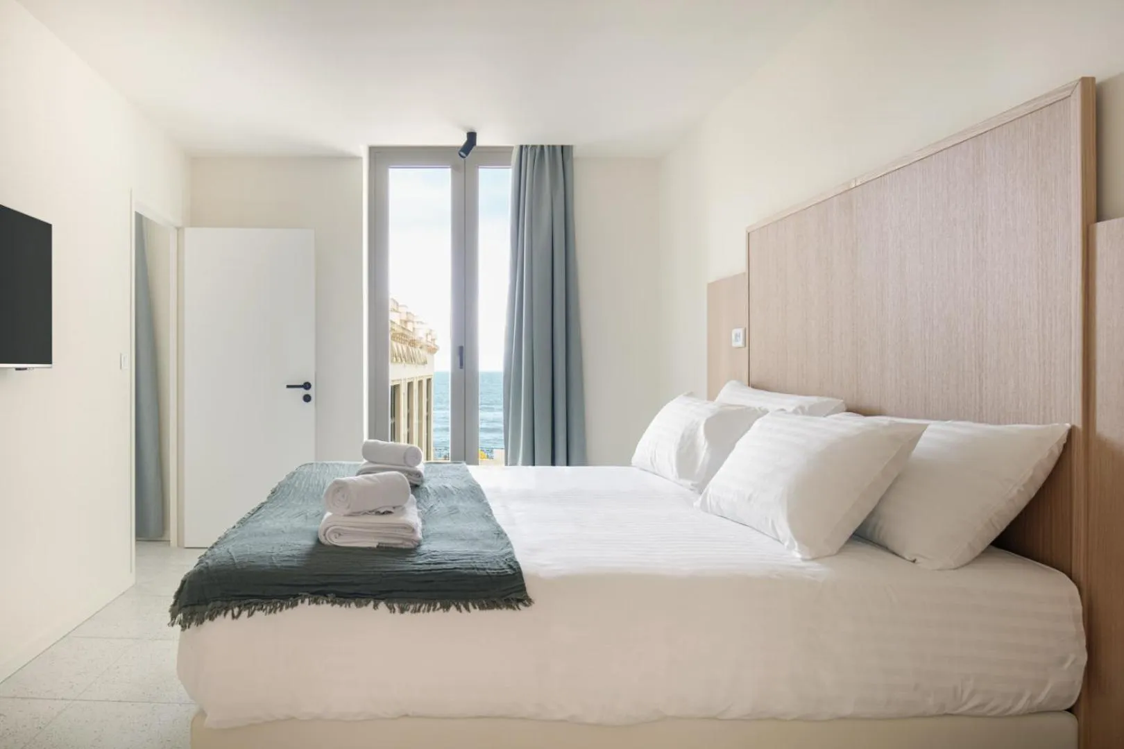 Bed in Hôtel La Suite