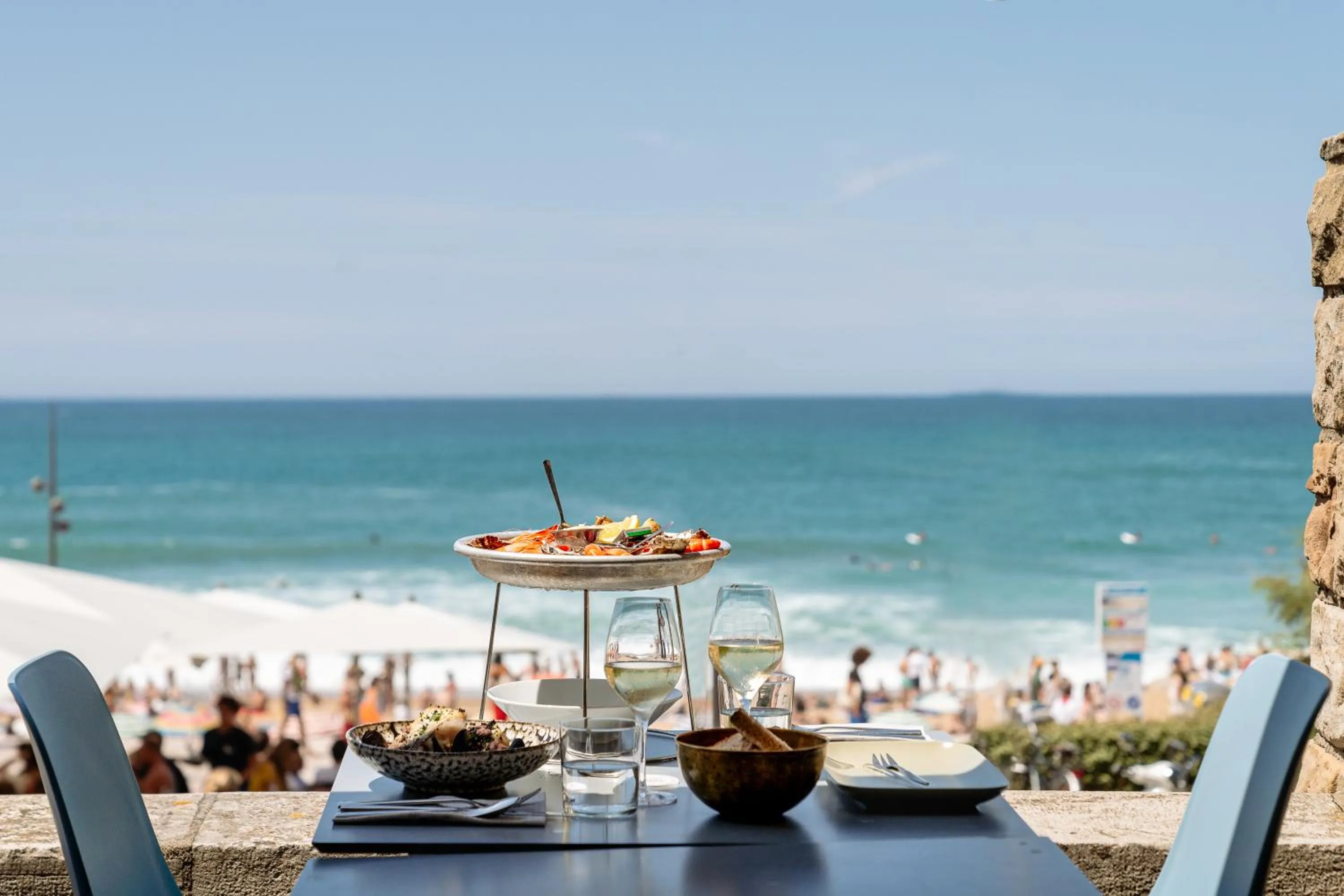 Restaurant/places to eat in Hôtel La Suite