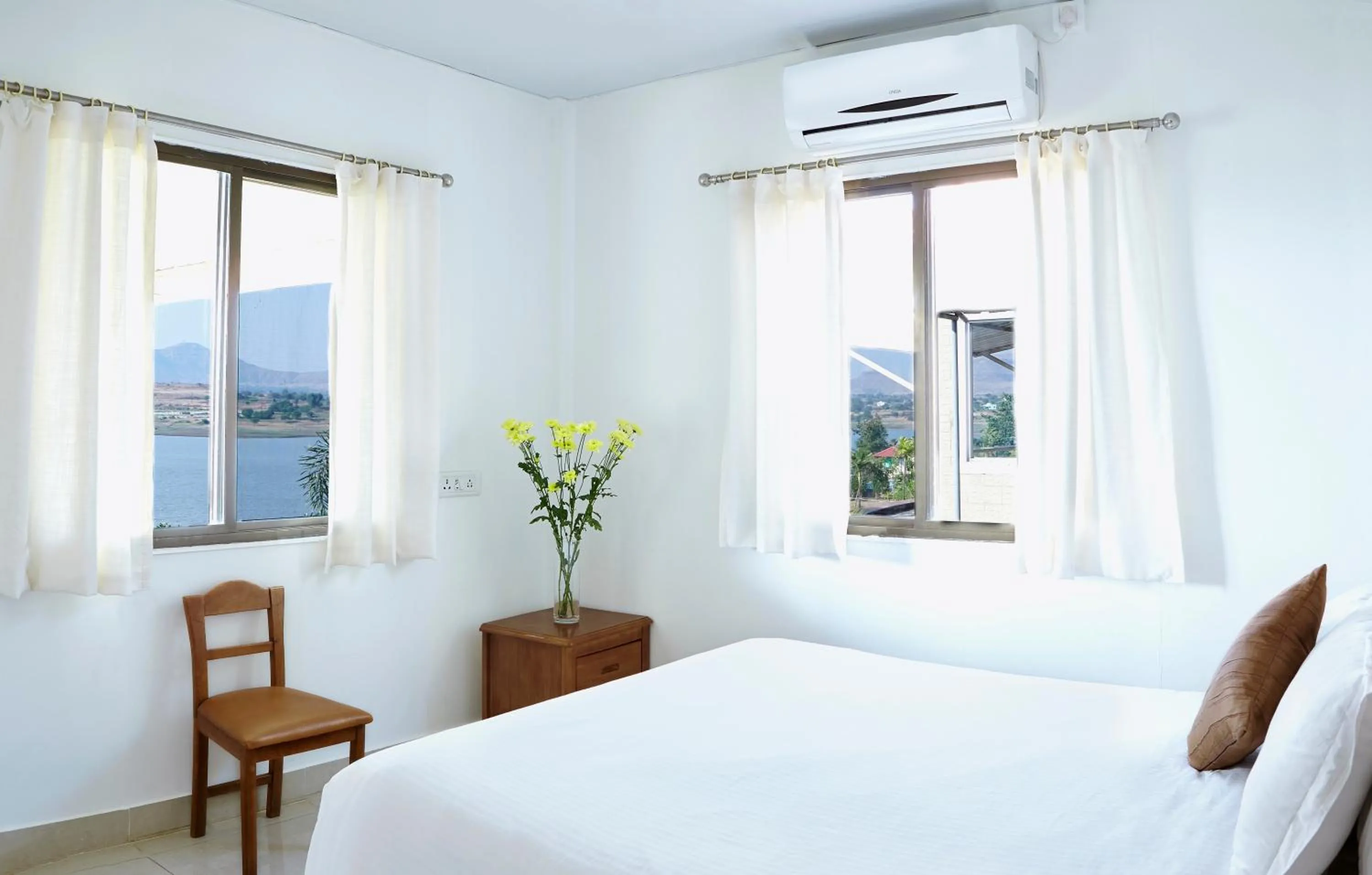 Lake view, Bed in Savana Lake Resort