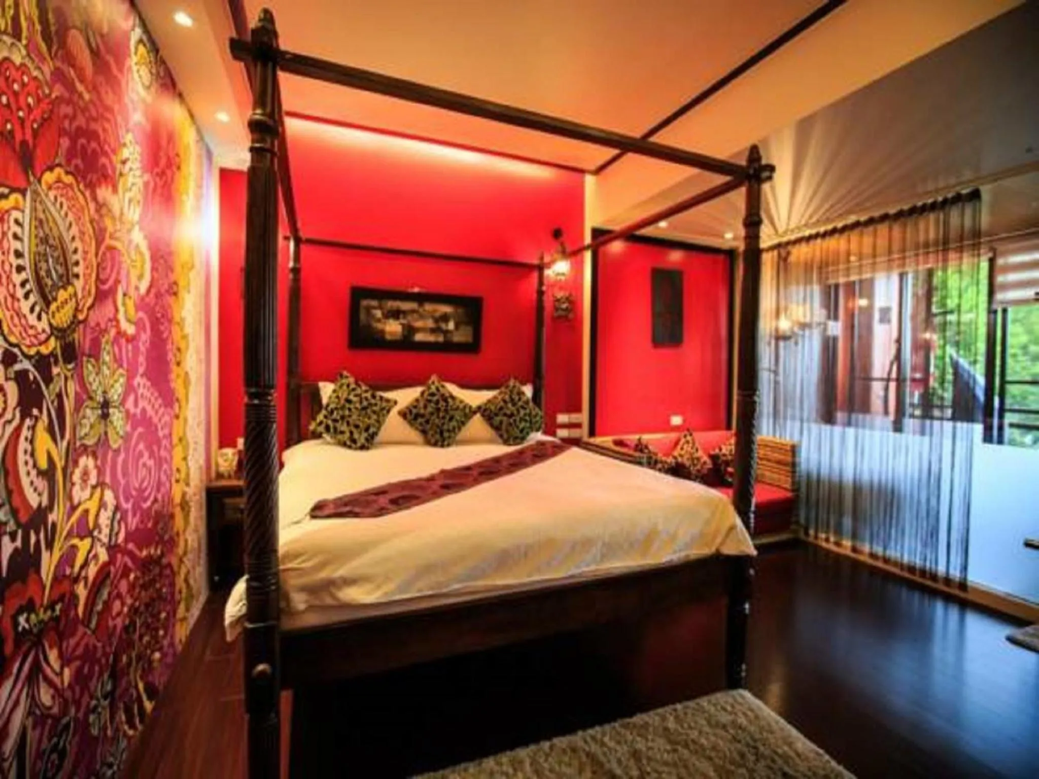 Property building, Bed in Mystery13