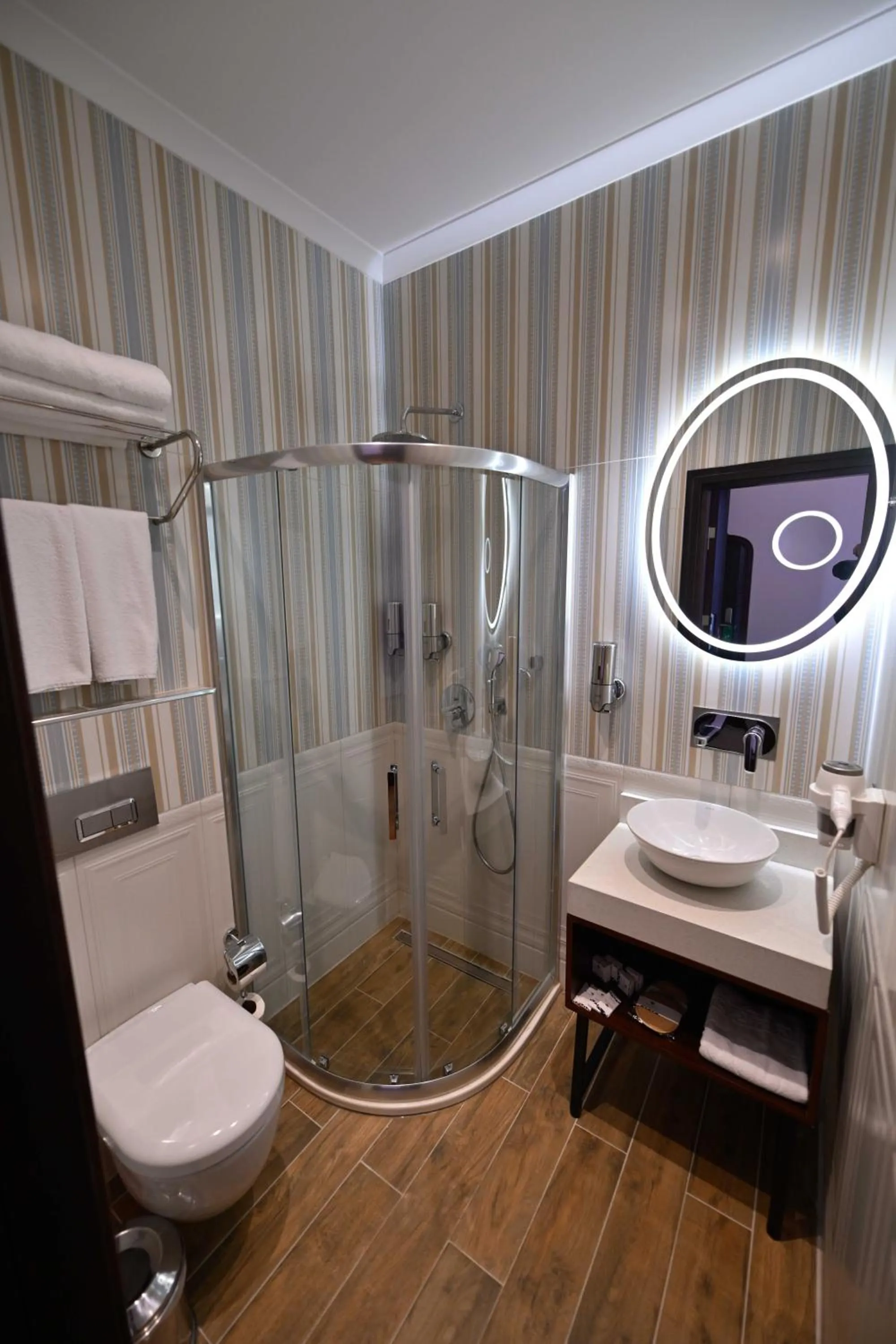 Shower in Ring Stone Hotels Old City - Special Class