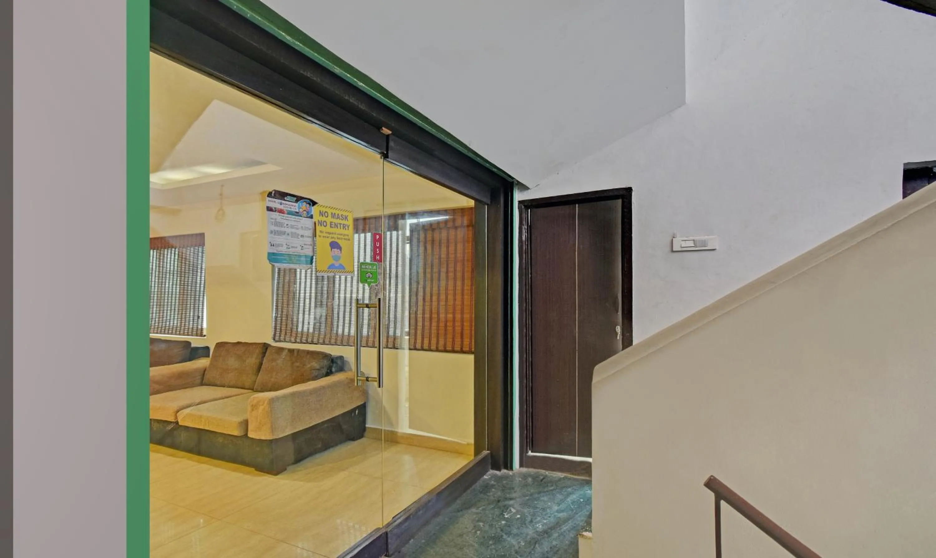 Seating area in Treebo Innside