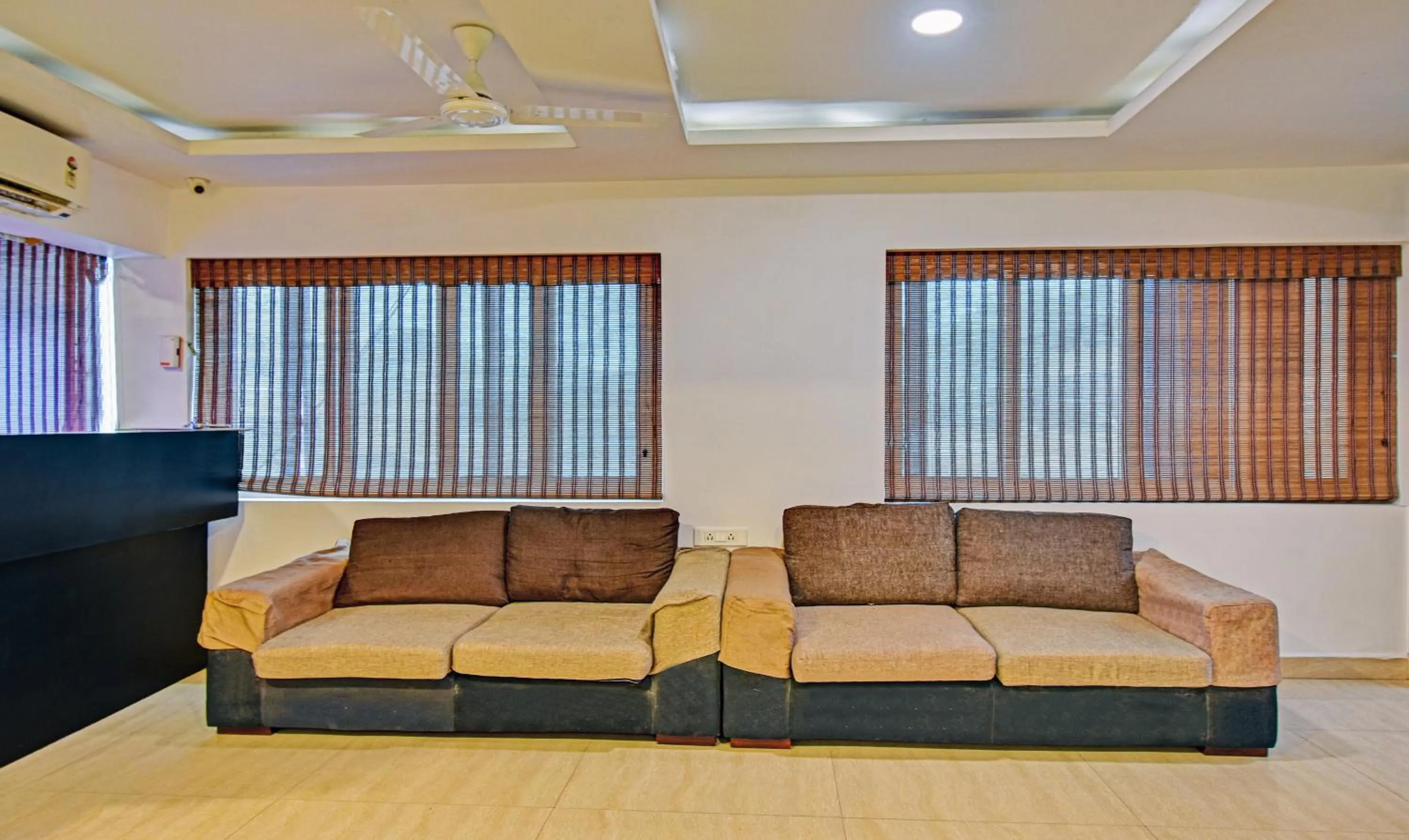 Seating area in Treebo Innside