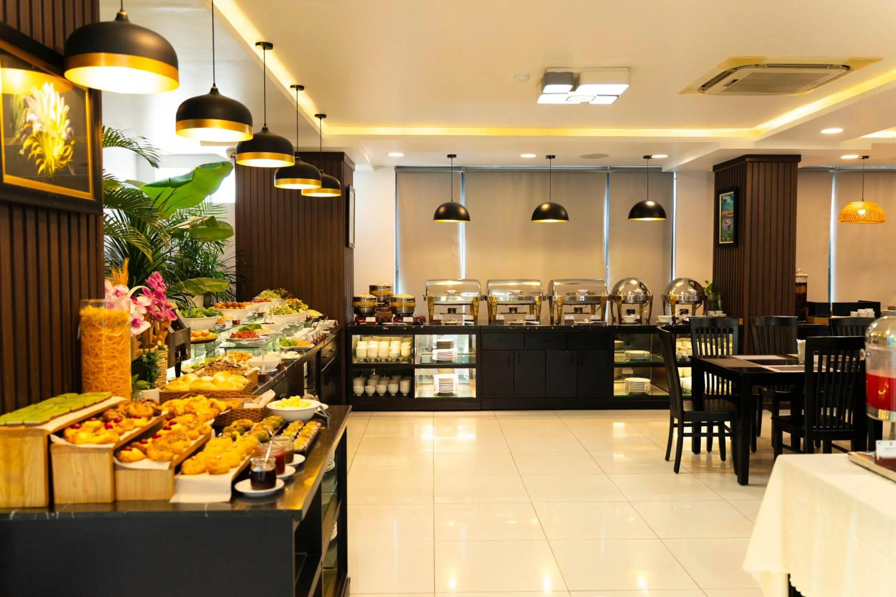 Restaurant/places to eat in Hoang Long Hotel Phan Thiết