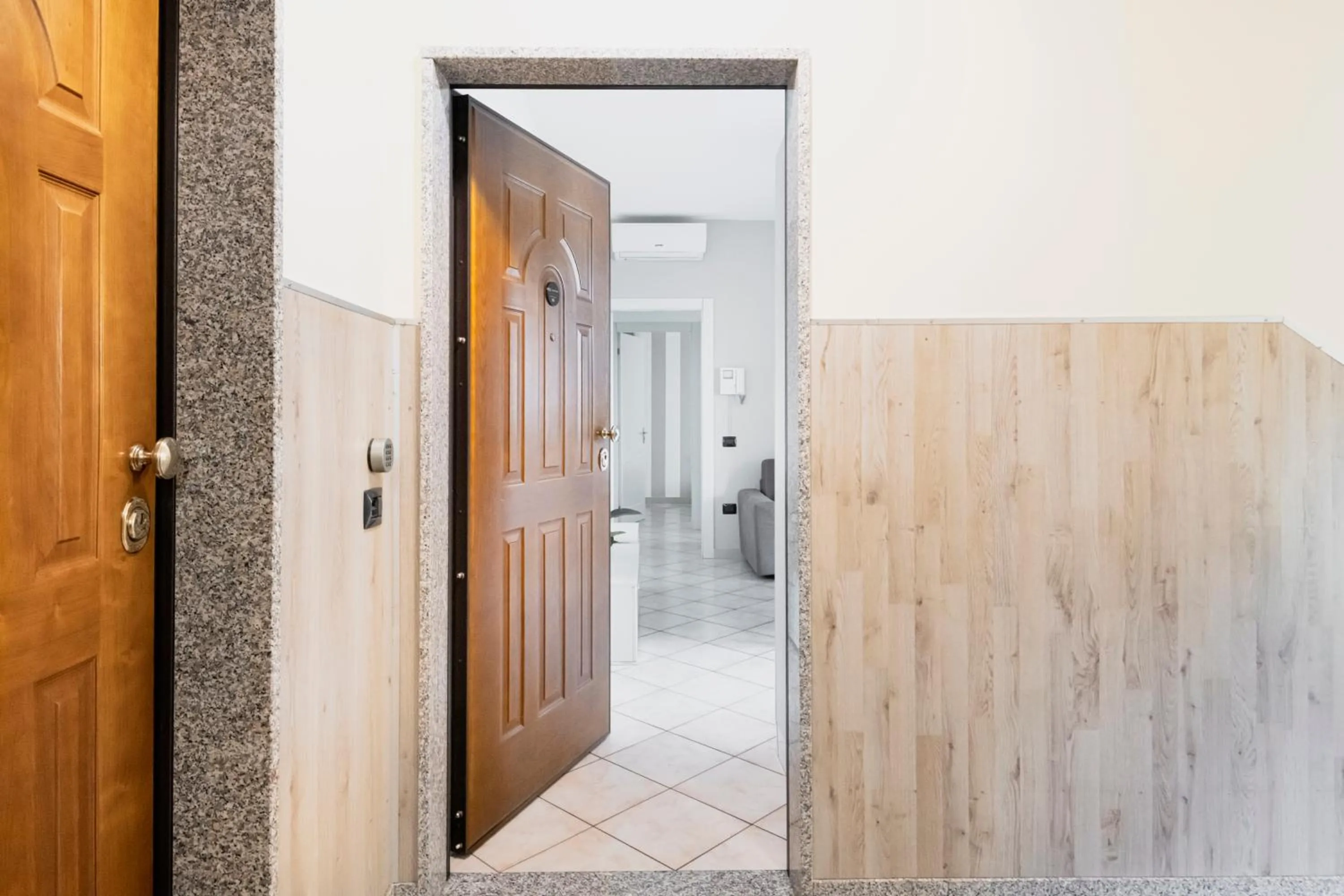 Facade/entrance in HQ Aparthotel Milano Inn - Smart Suites