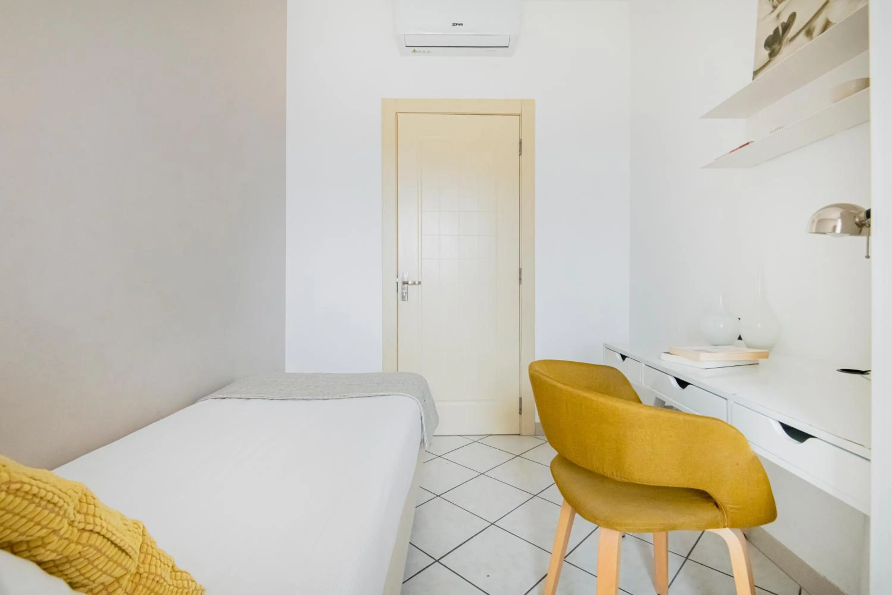 Bedroom, Bed in HQ Aparthotel Milano Inn - Smart Suites