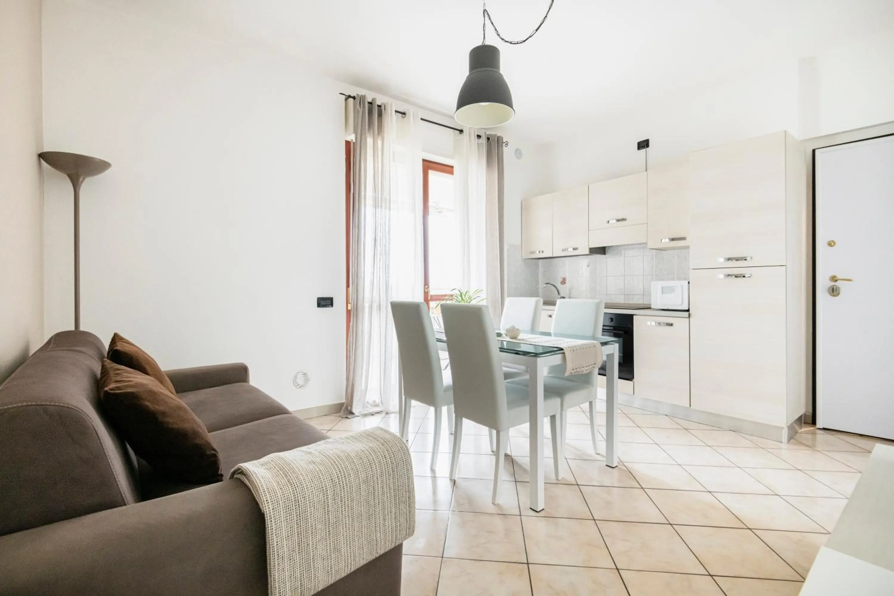 Dining area in HQ Aparthotel Milano Inn - Smart Suites