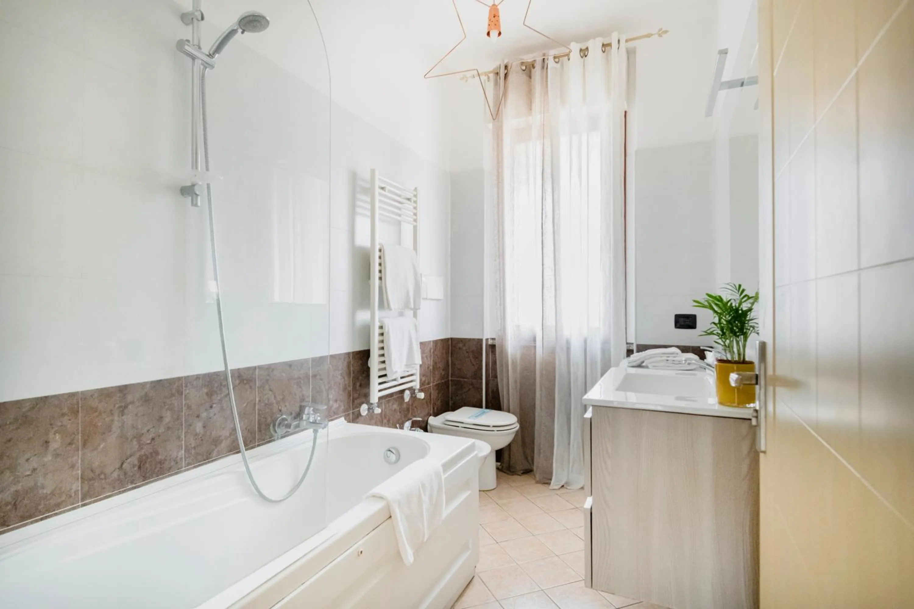 Bathroom in HQ Aparthotel Milano Inn - Smart Suites