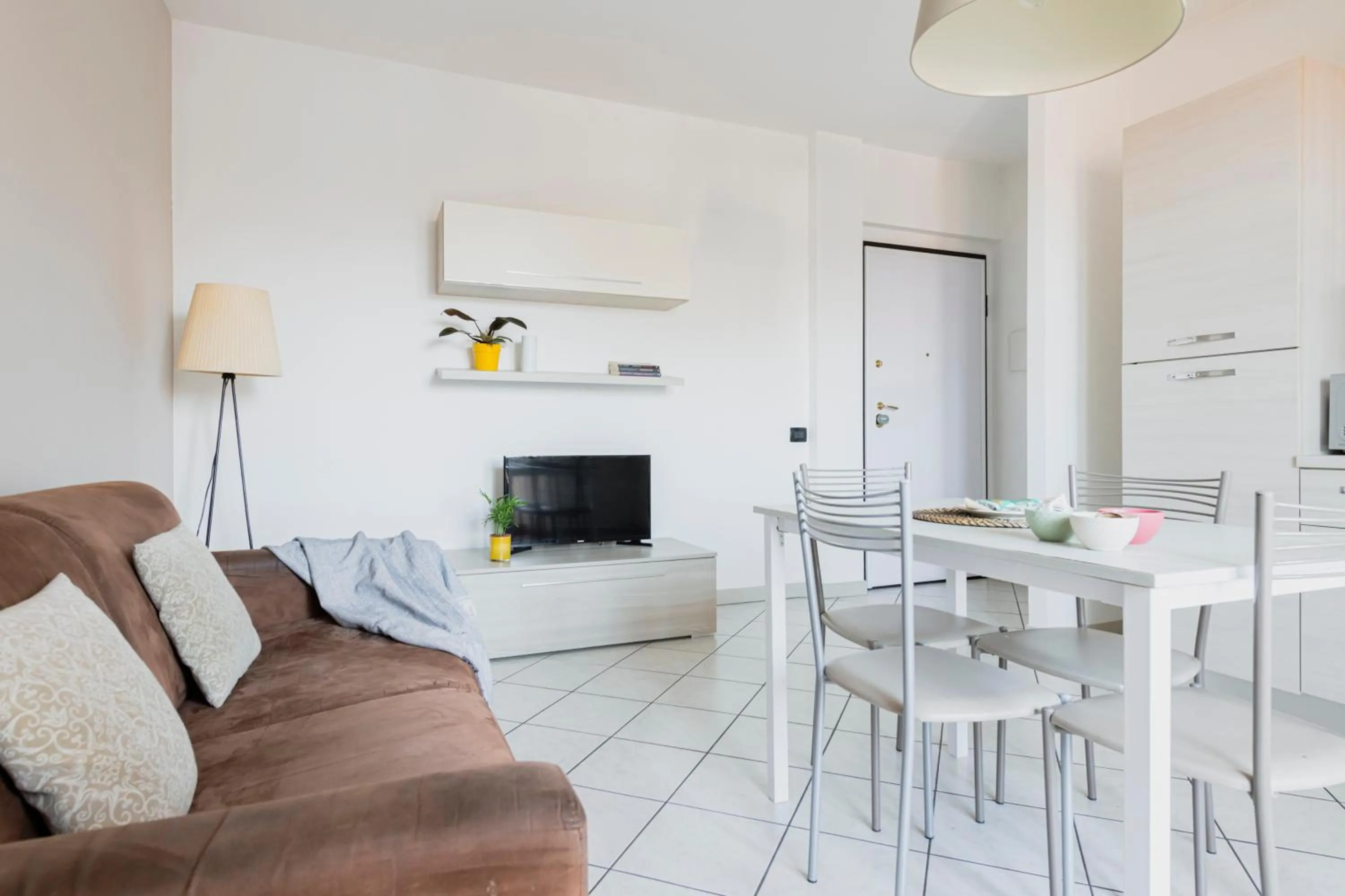 Dining area in HQ Aparthotel Milano Inn - Smart Suites